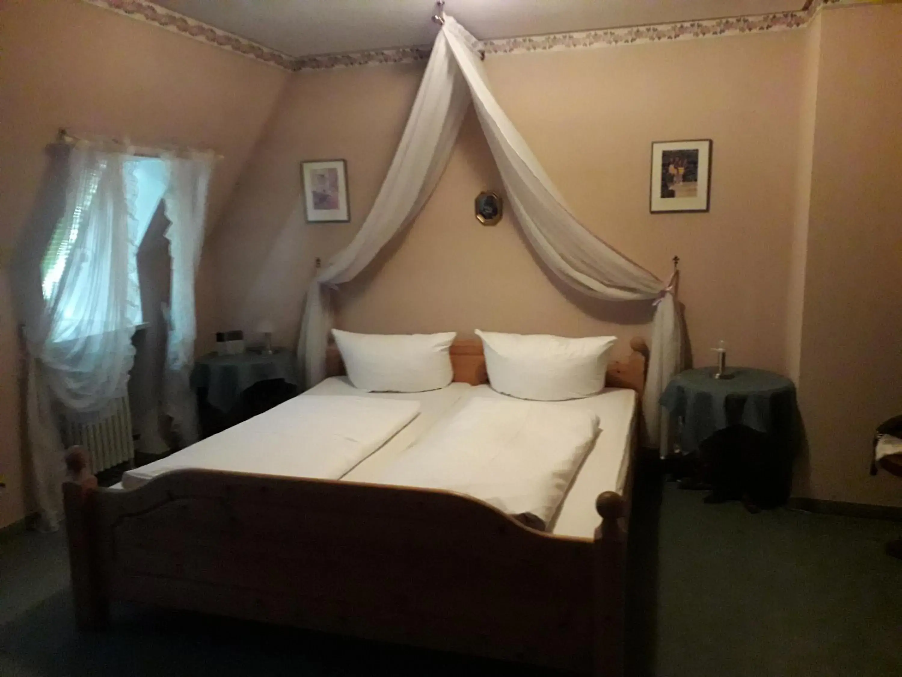 Budget Double Room in Hotel Feiler Budget Double Room in Hotel Feiler