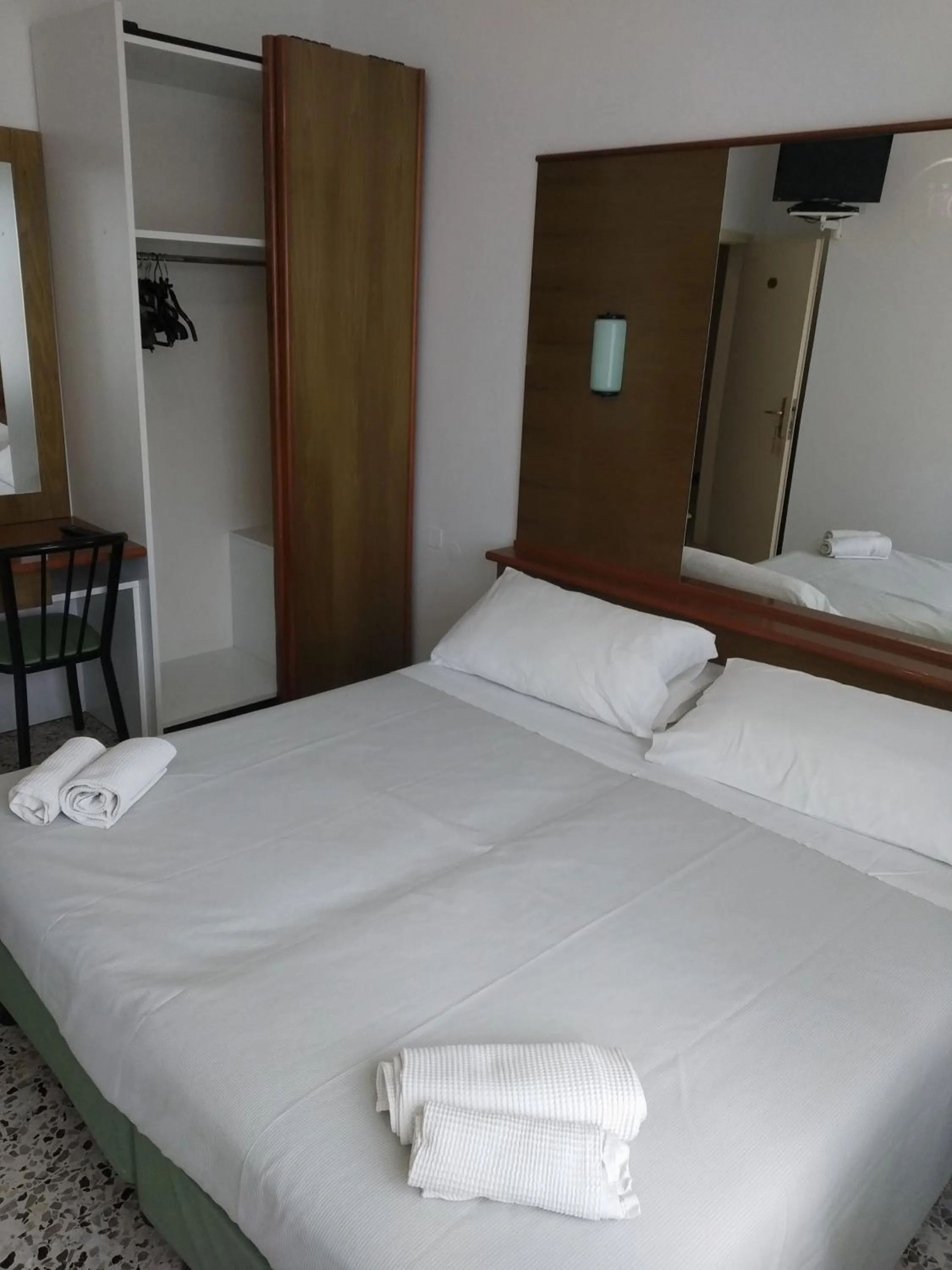 Bedroom in HOTEL OTELLO