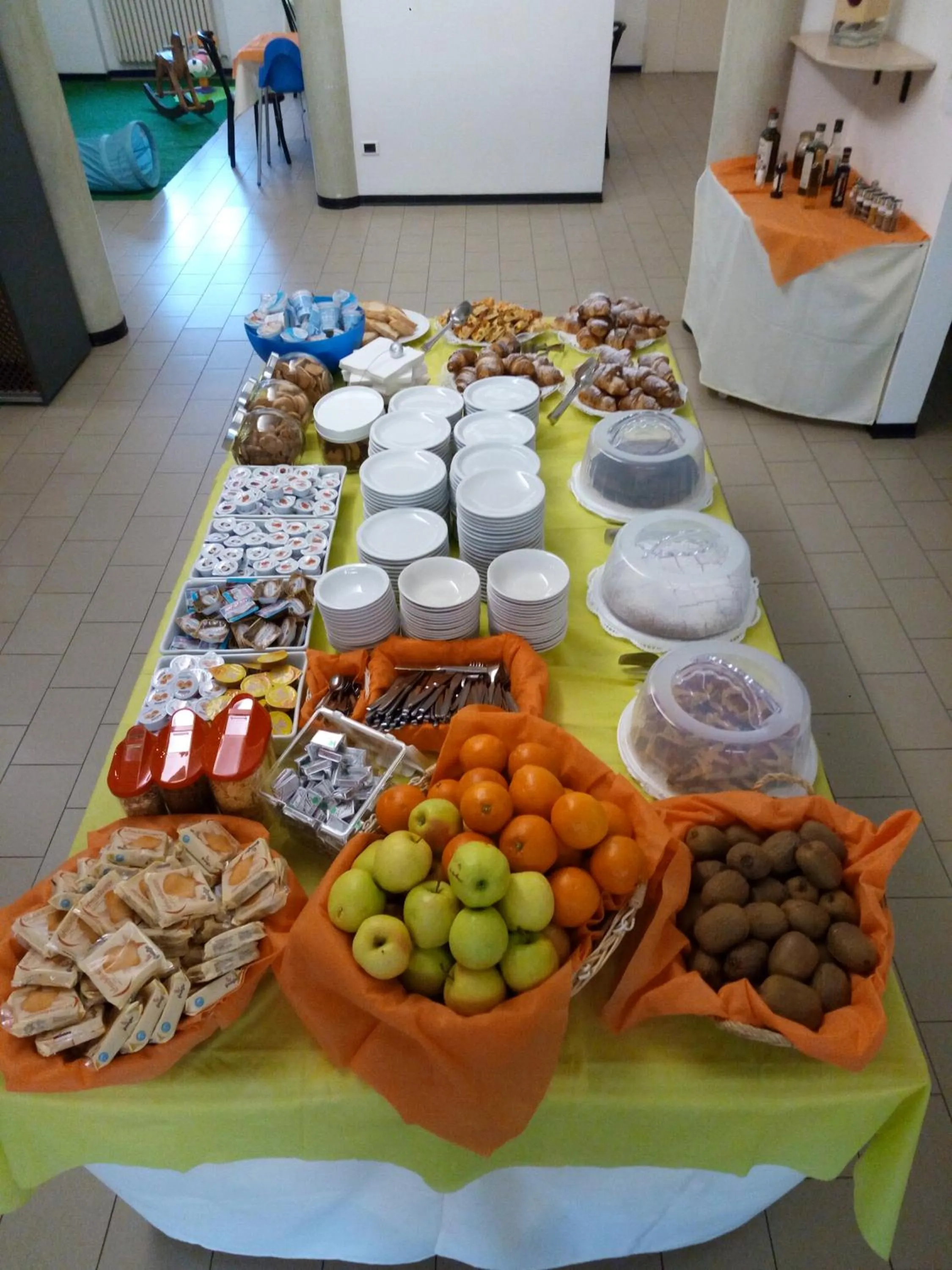 Food and drinks in HOTEL OTELLO