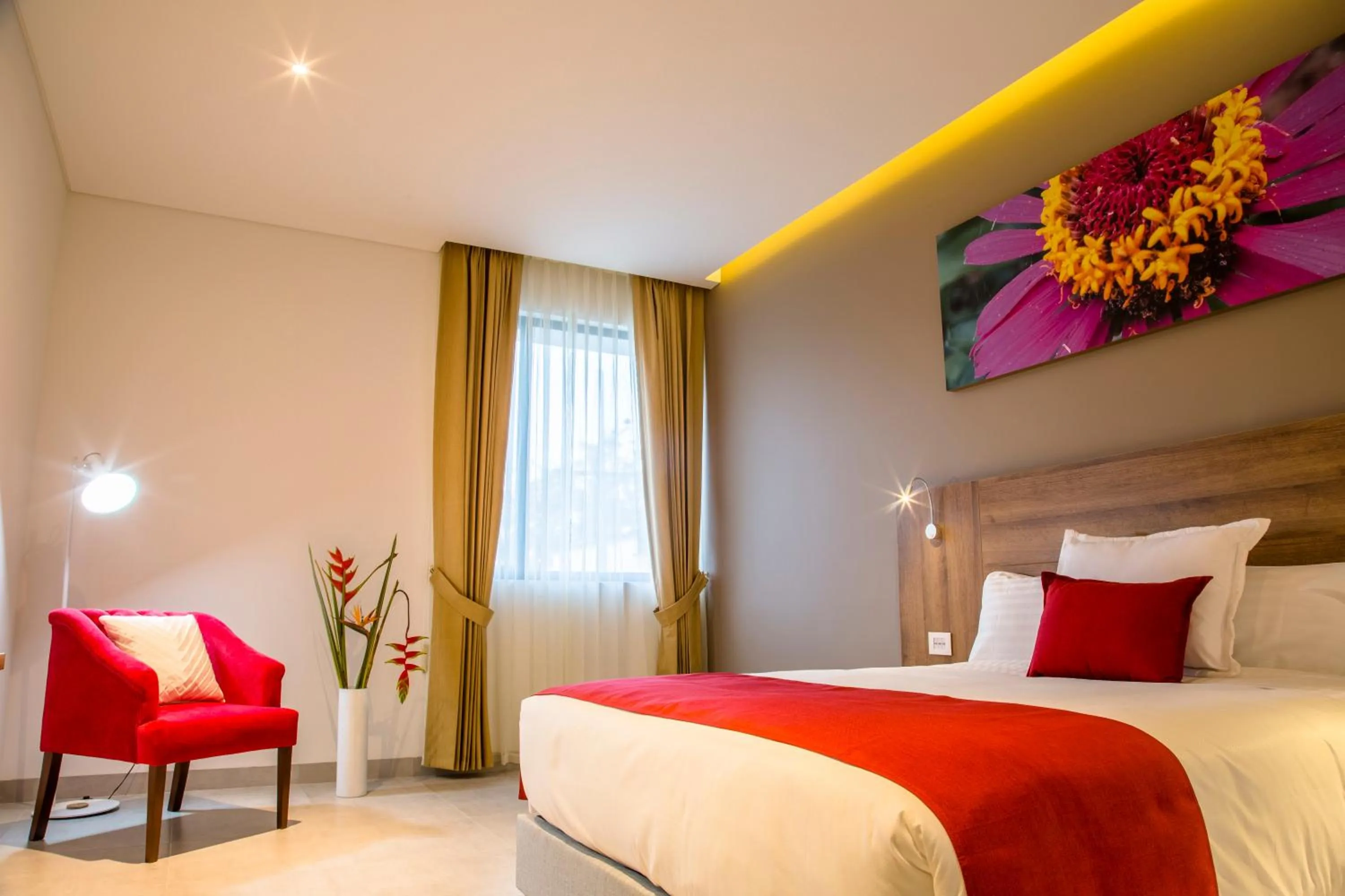 Property building, Bed in Hotel Pance 122 Wellness Spa