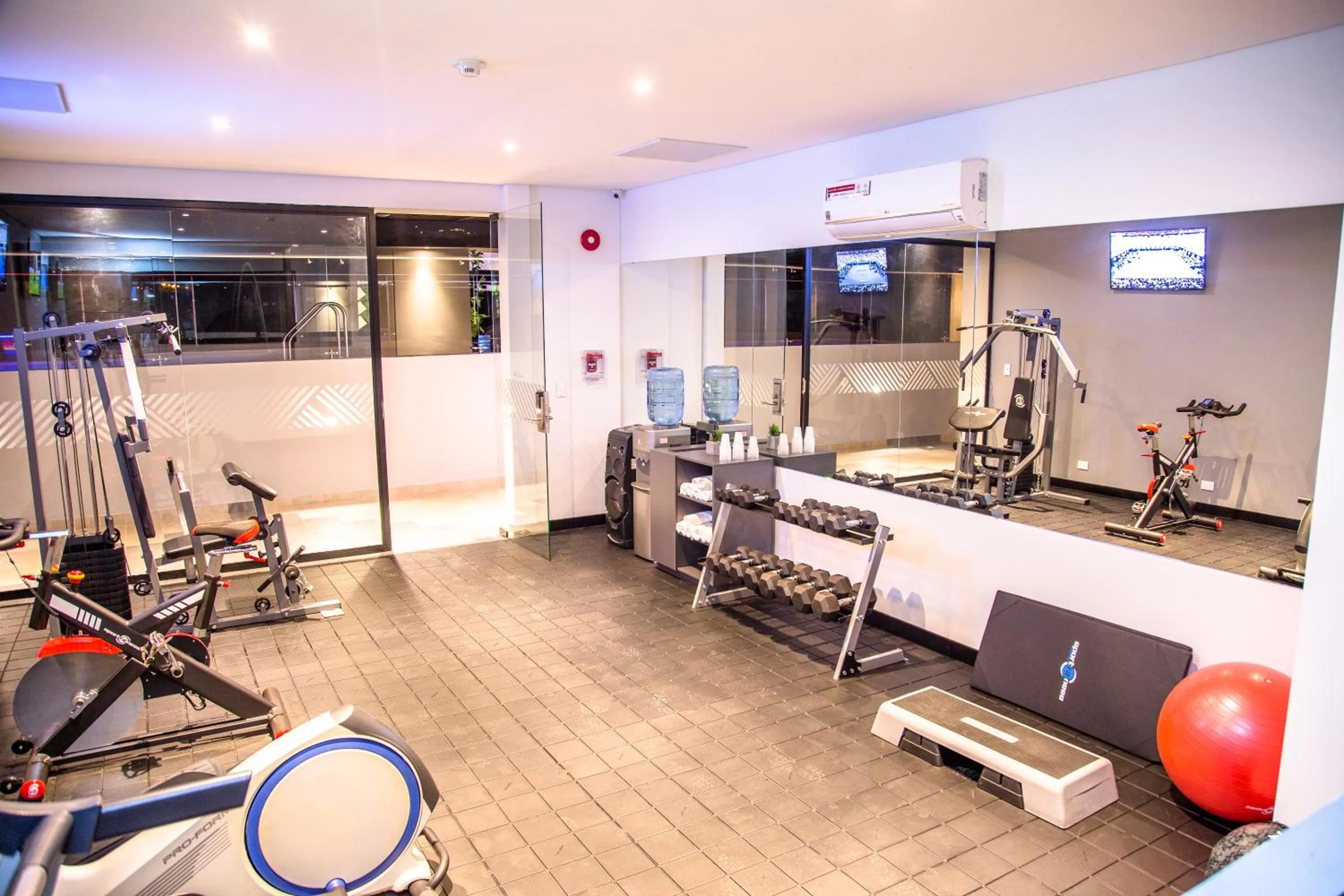 Fitness centre/facilities in Hotel Pance 122 Wellness Spa