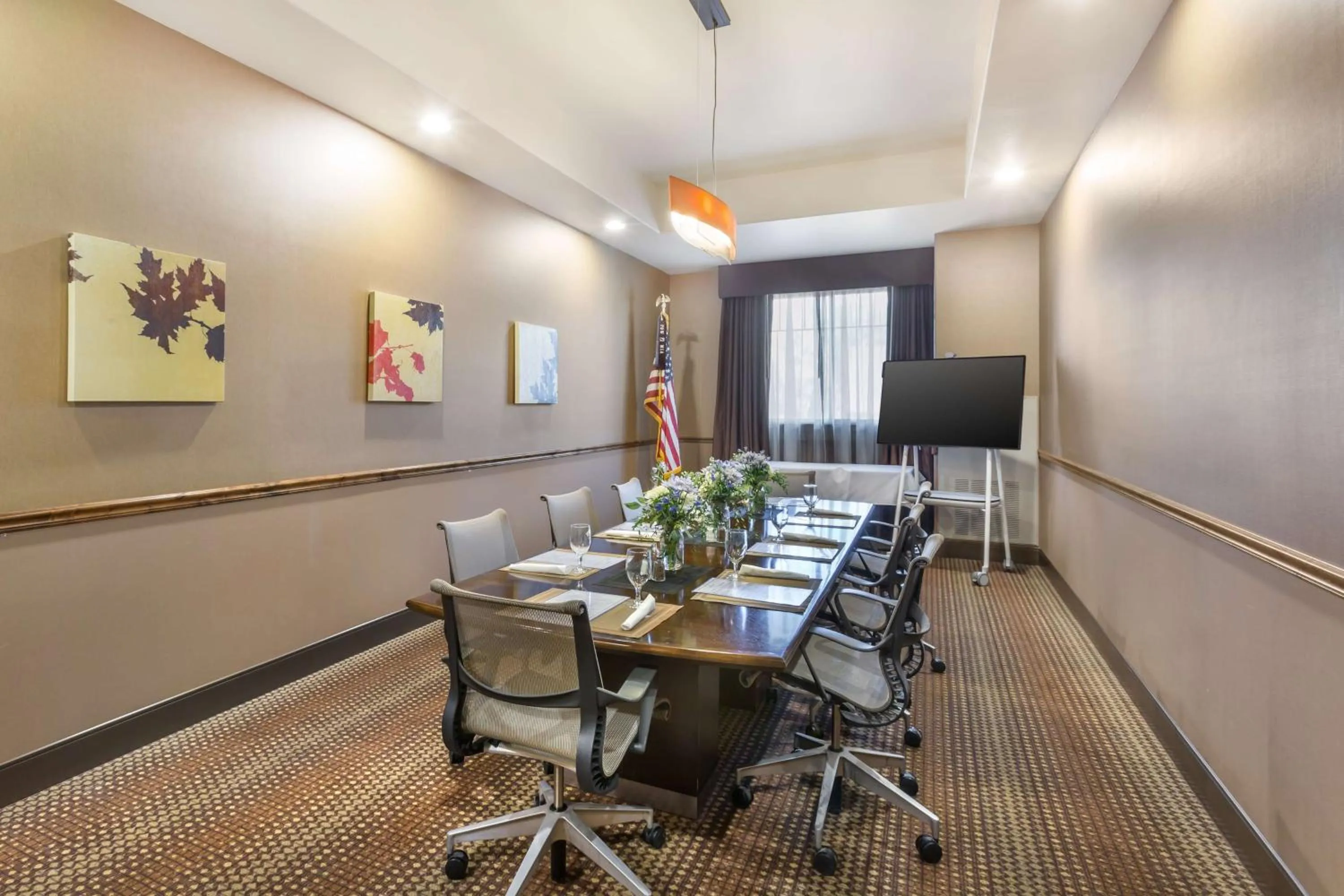 Meeting/conference room in Best Western Premier Ivy Inn & Suites