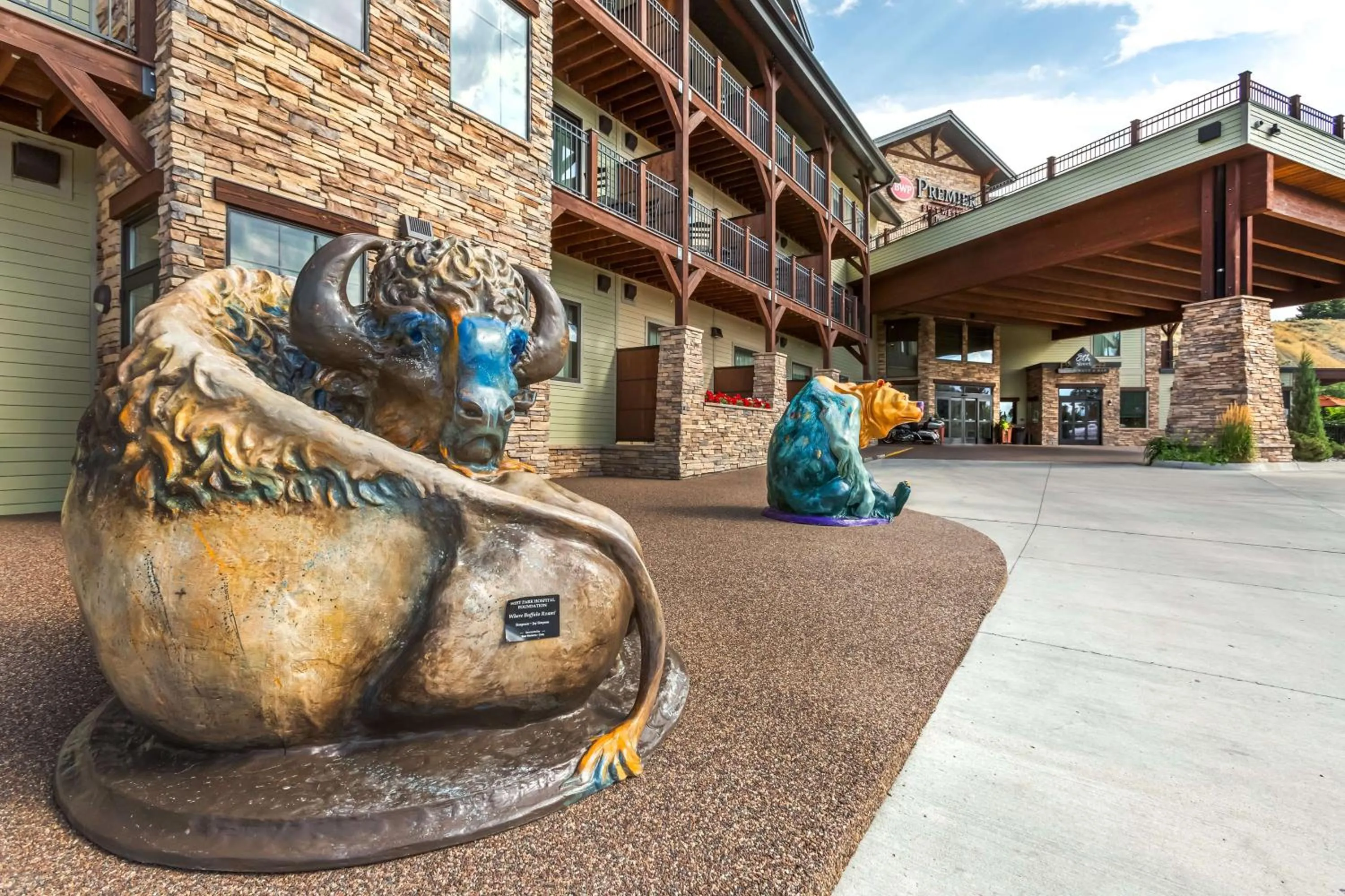 Property building in Best Western Premier Ivy Inn & Suites