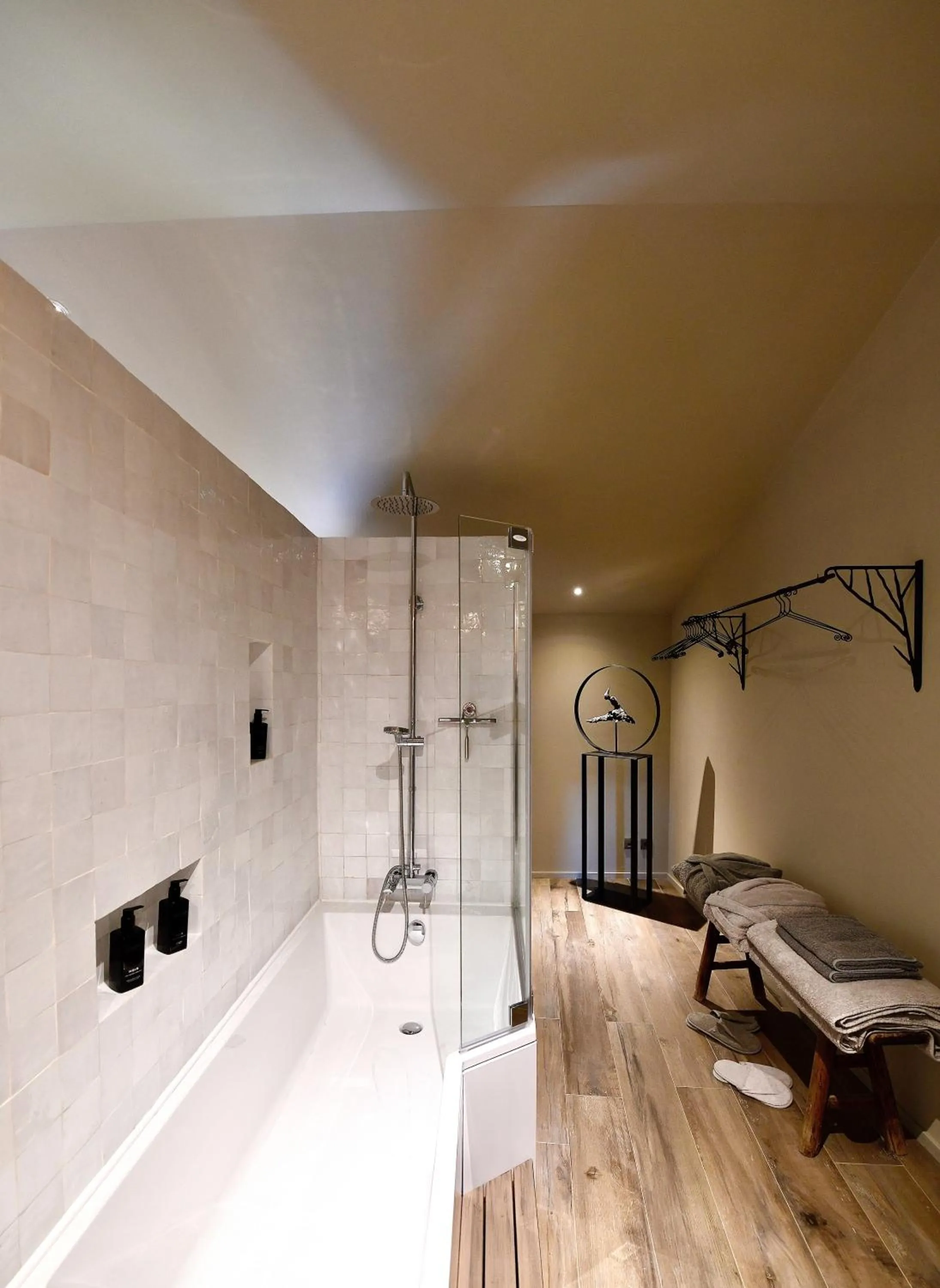 Bathroom in Provence Km28