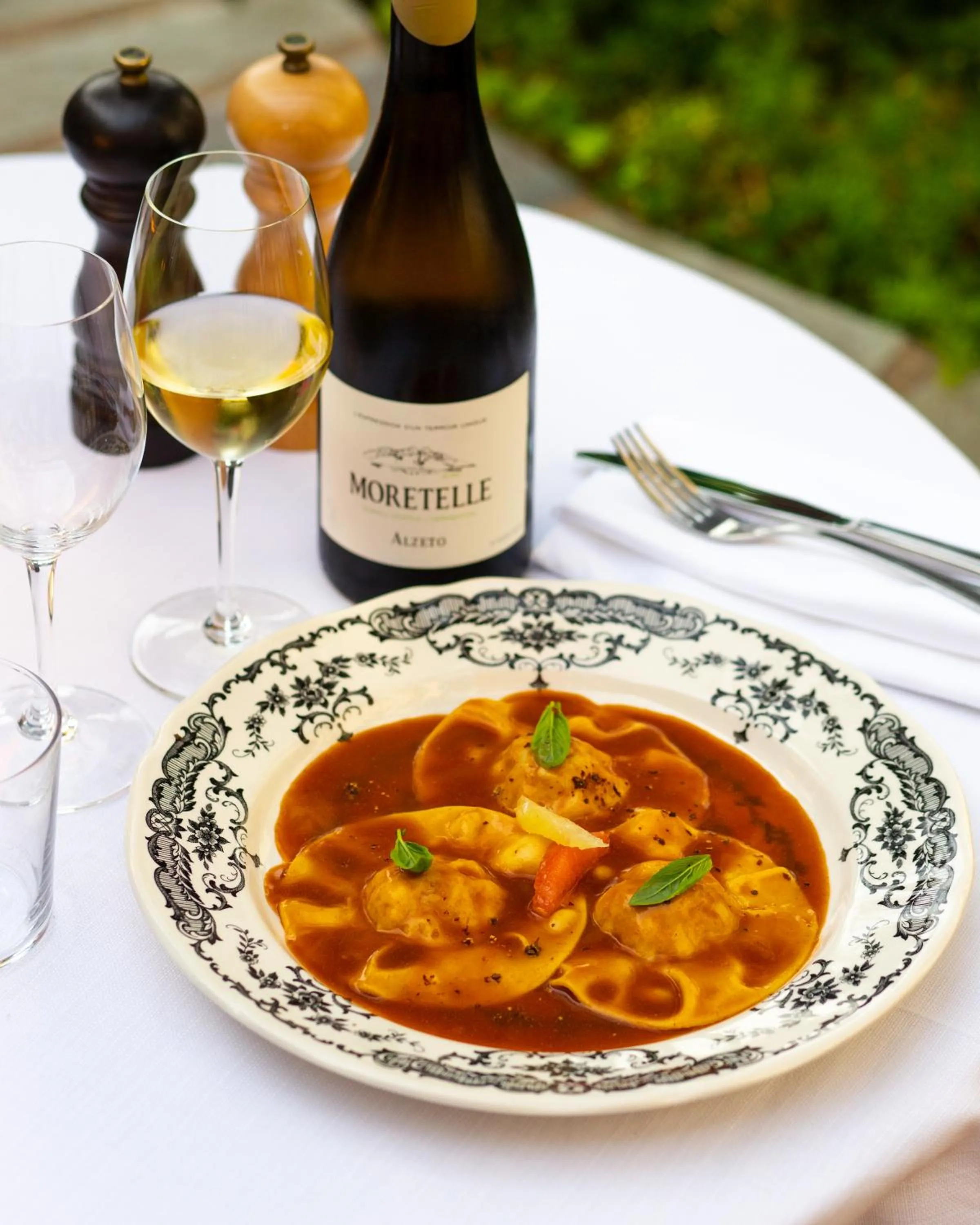 Restaurant/places to eat in Demeure Castel Brando Hôtel & Spa