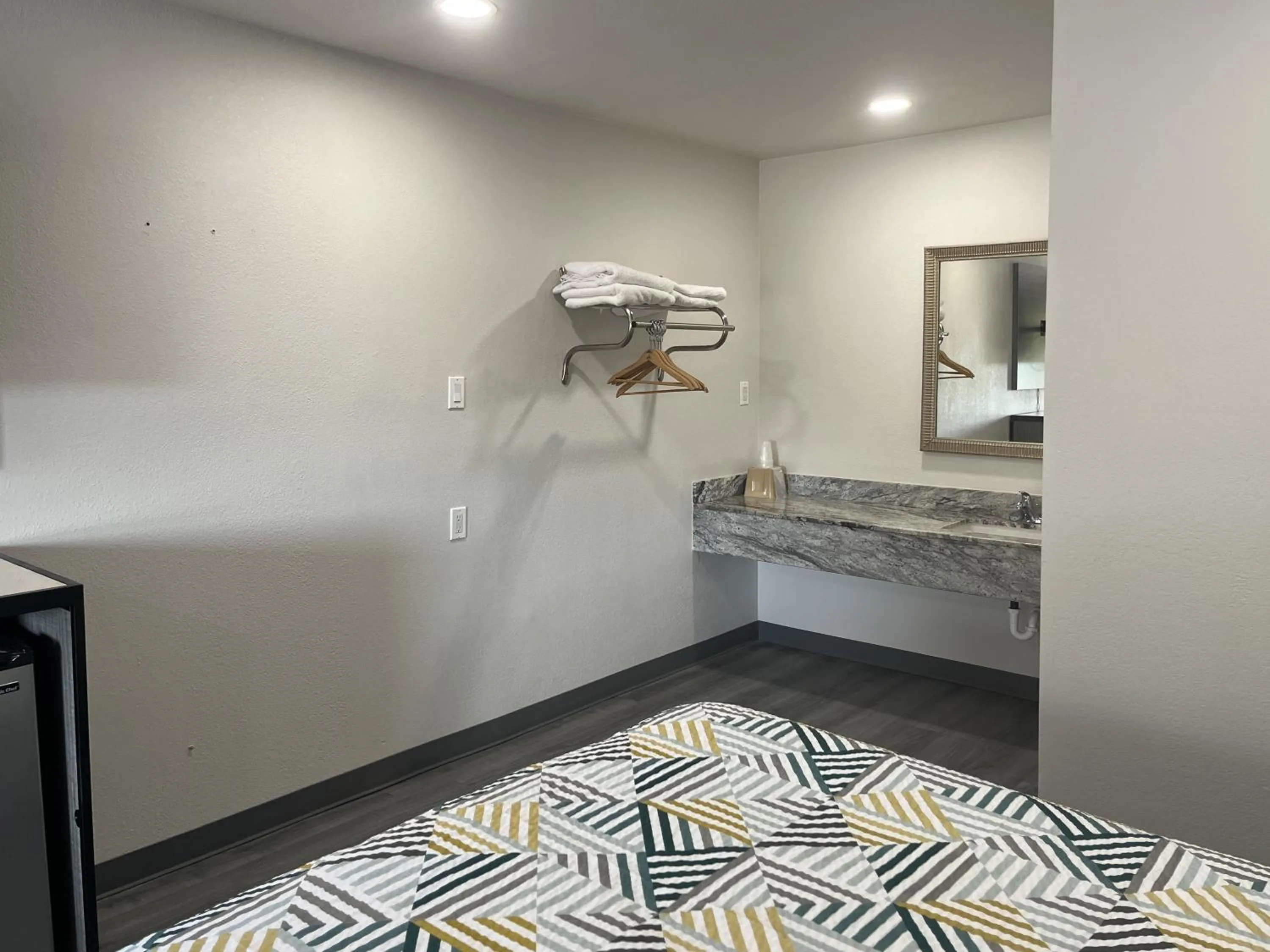 Bathroom in Motel 6 Vicksburg, MS