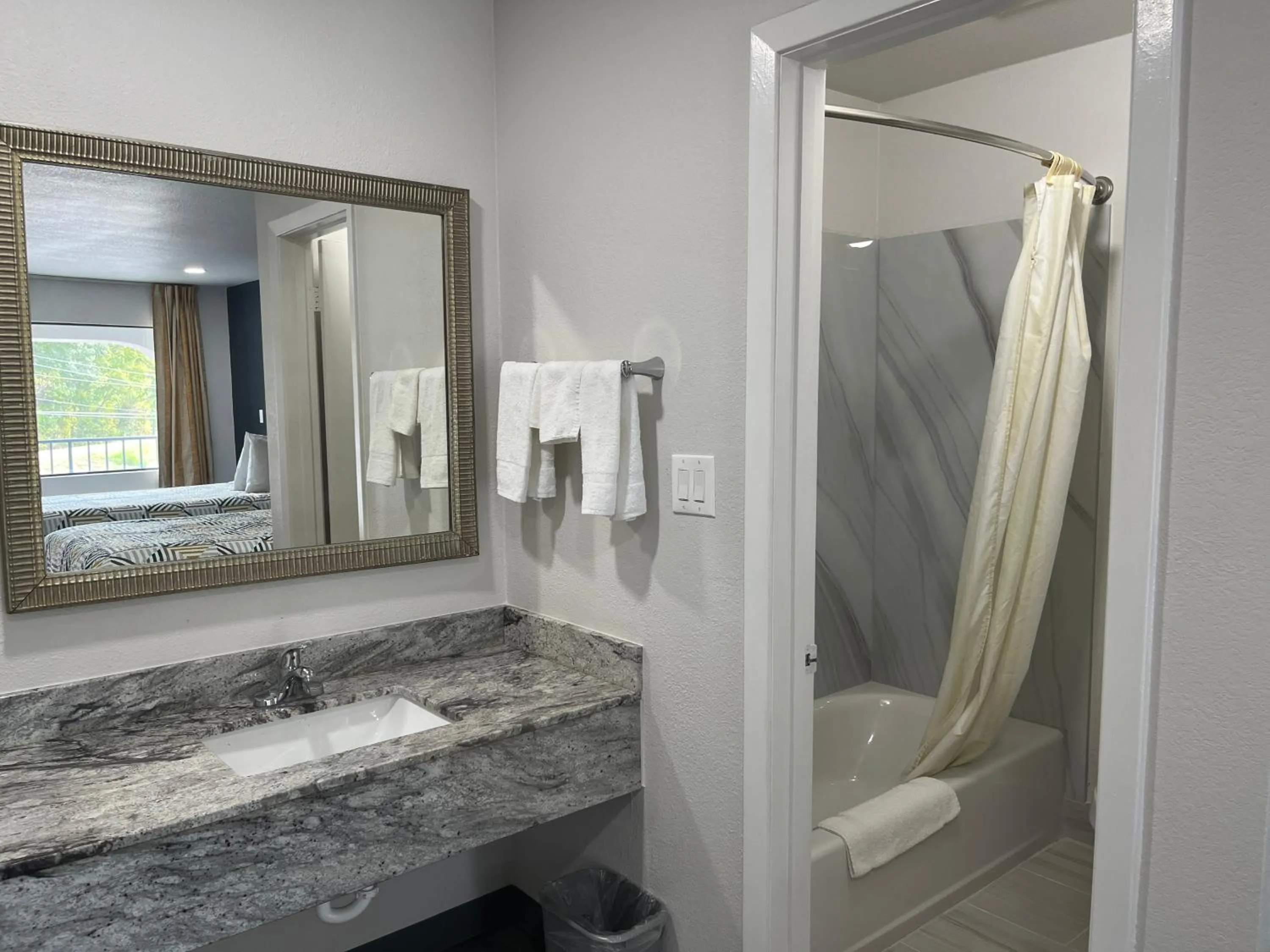 Bathroom in Motel 6 Vicksburg, MS