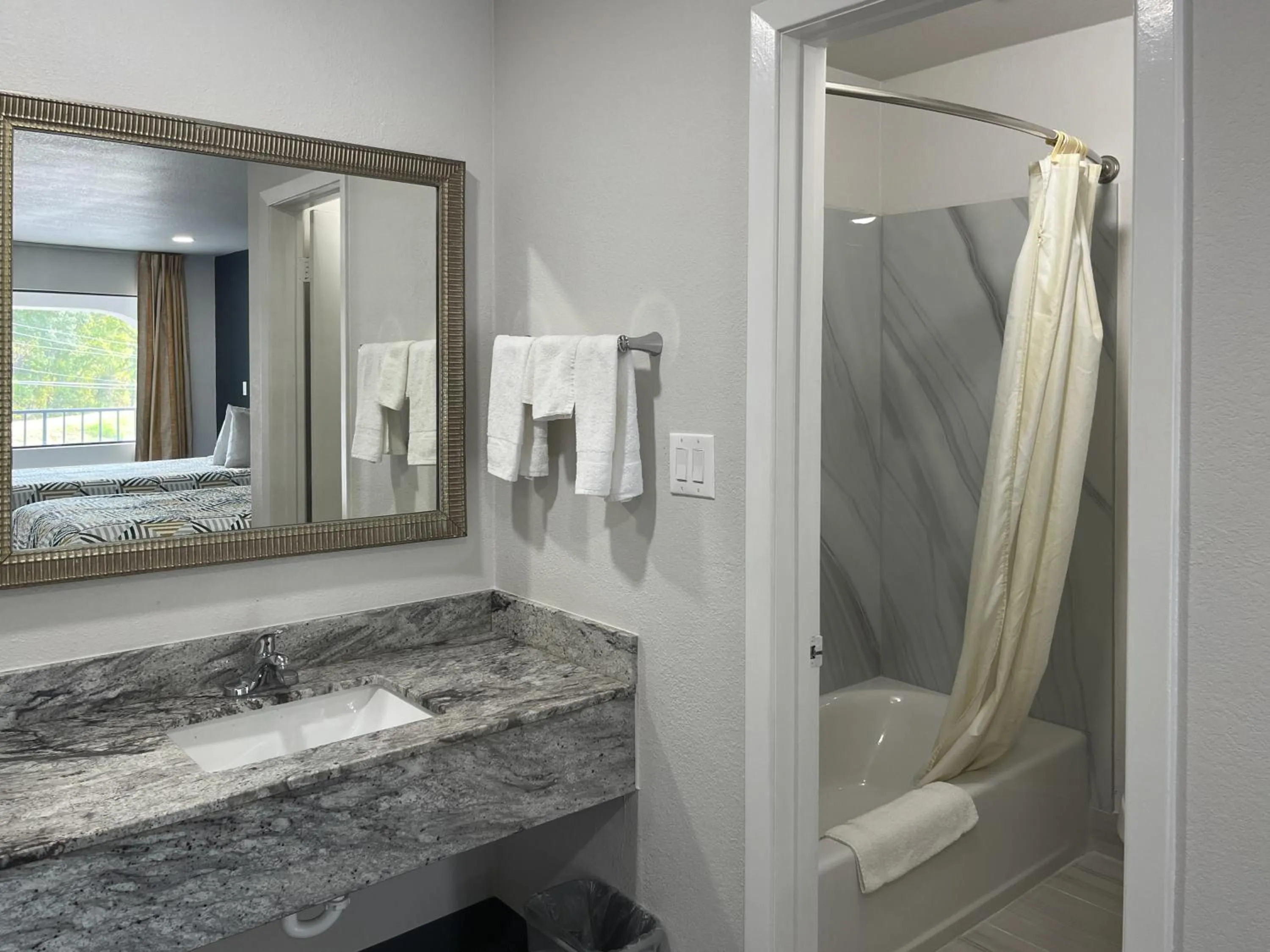 Bathroom in Motel 6 Vicksburg, MS