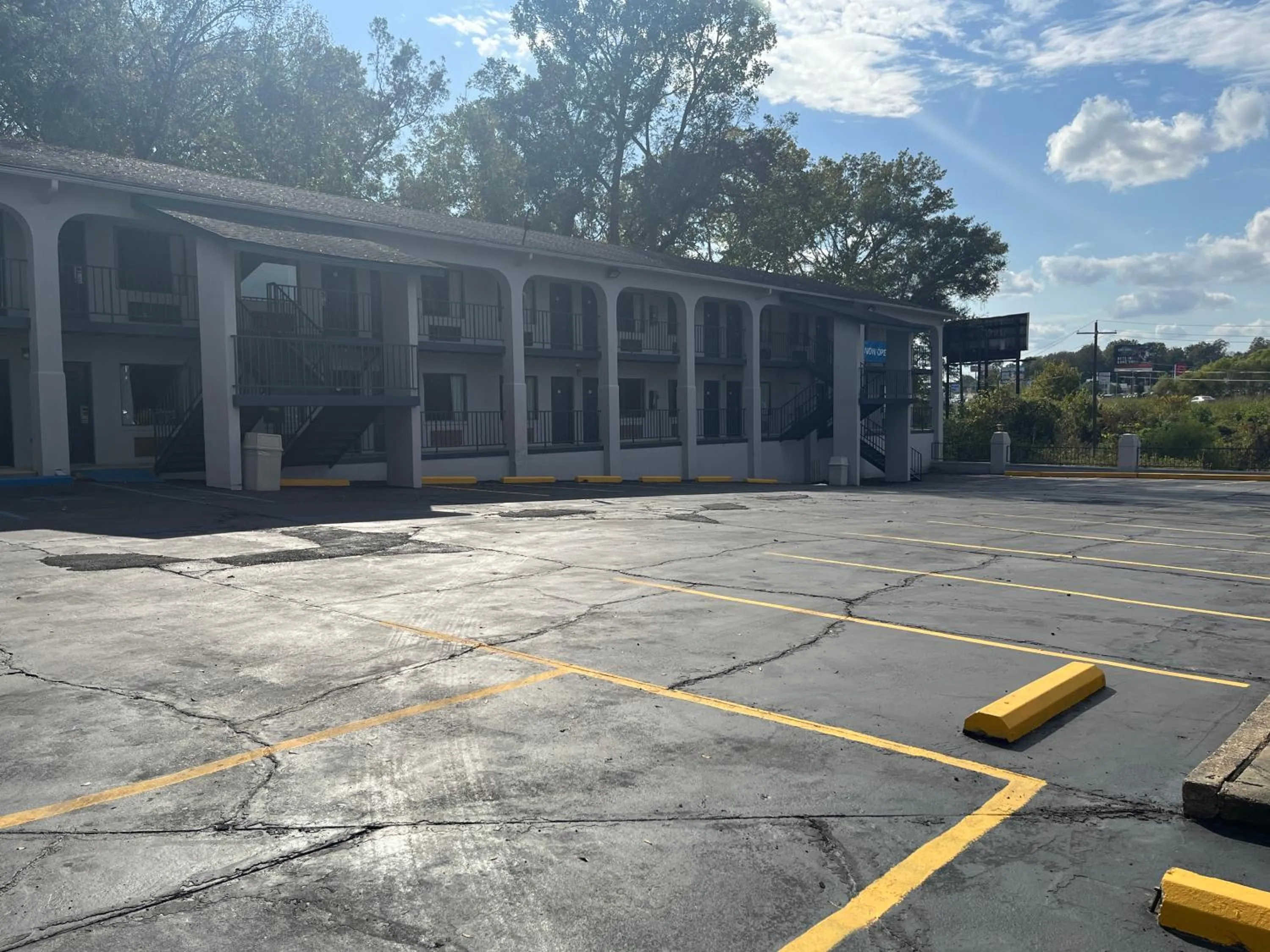 Parking in Motel 6 Vicksburg, MS