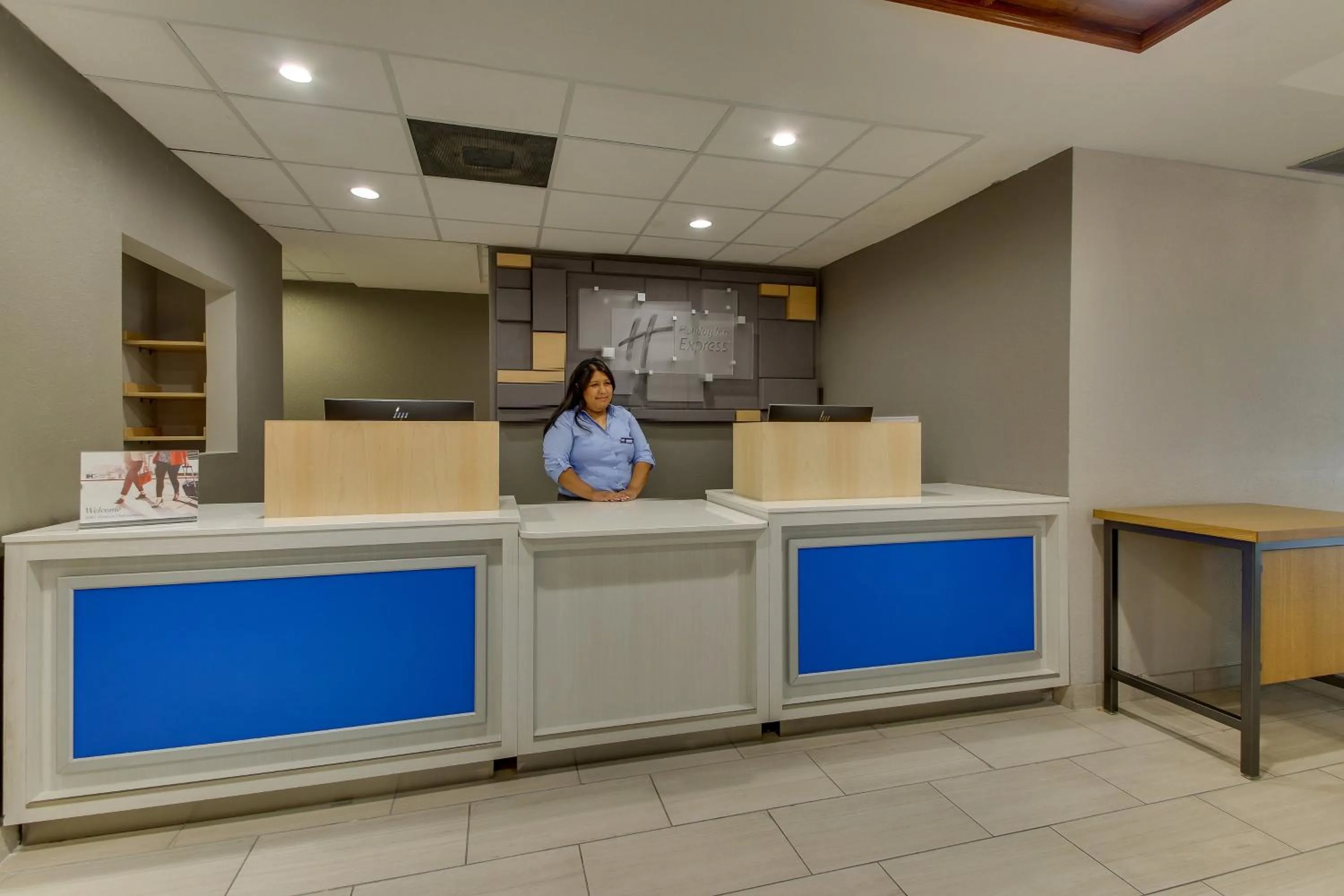 Lobby or reception in Holiday Inn Express West Palm Beach Metrocentre by IHG