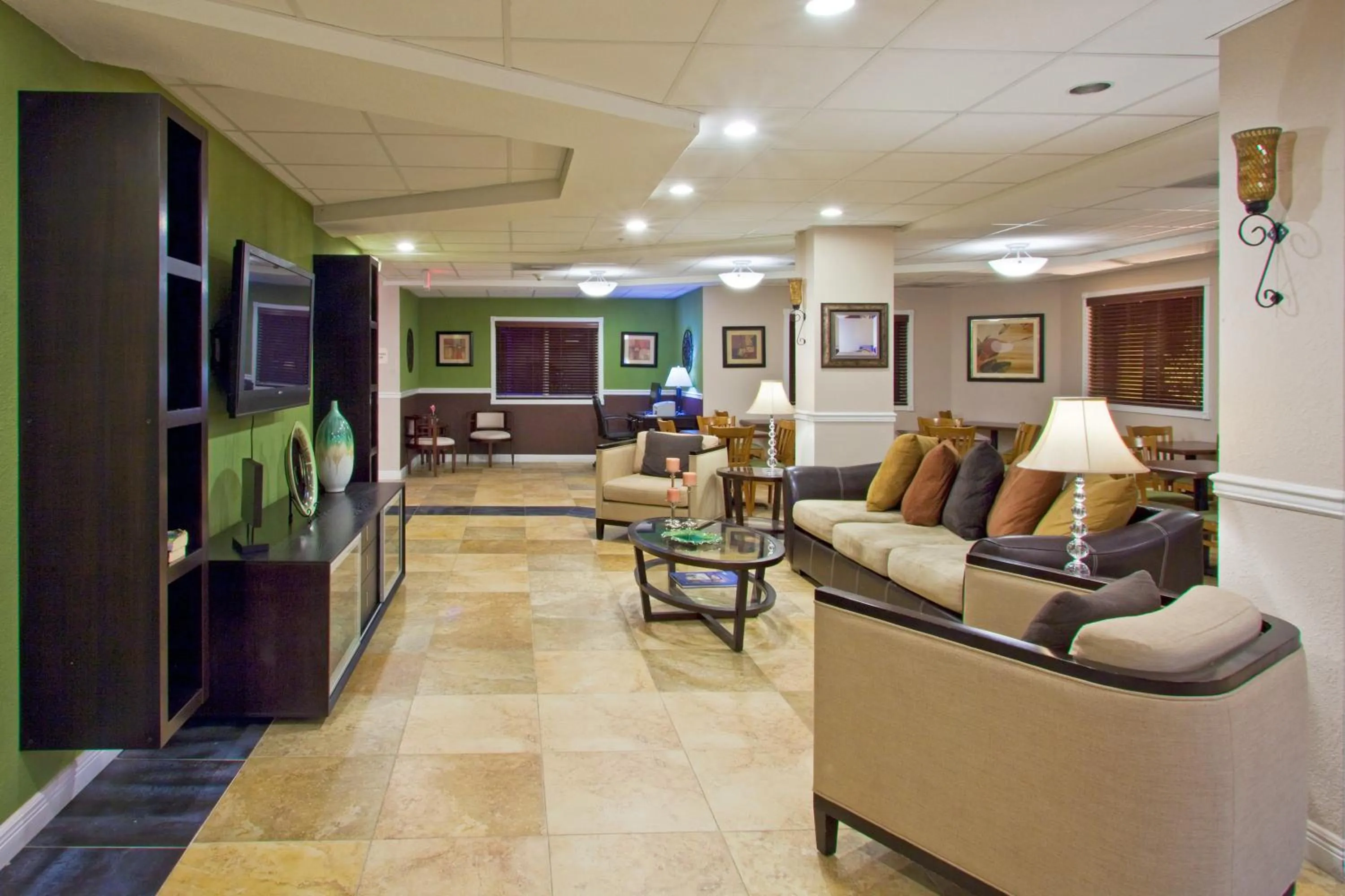 Lobby or reception in Holiday Inn Express West Palm Beach Metrocentre by IHG