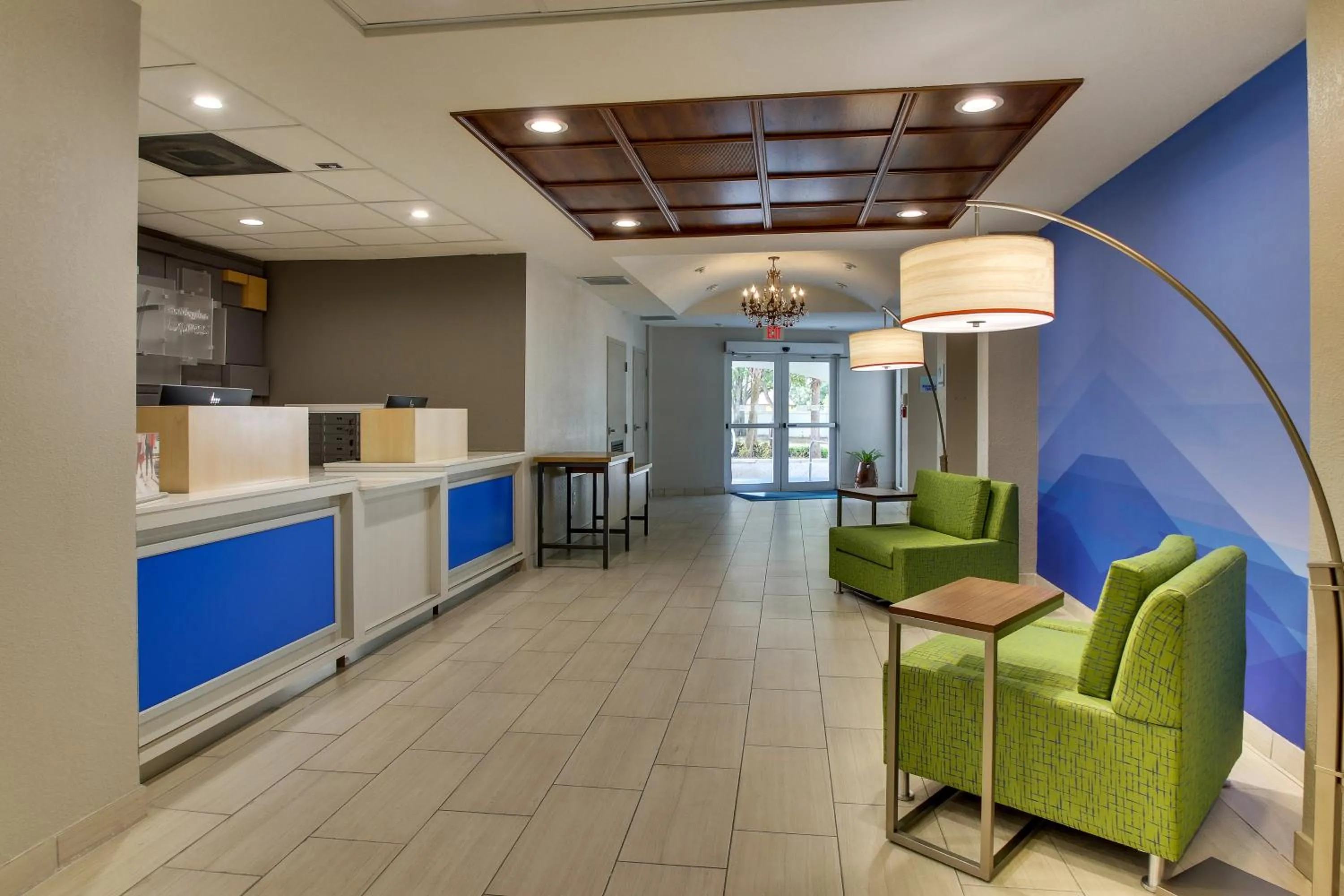 Lobby or reception in Holiday Inn Express West Palm Beach Metrocentre by IHG