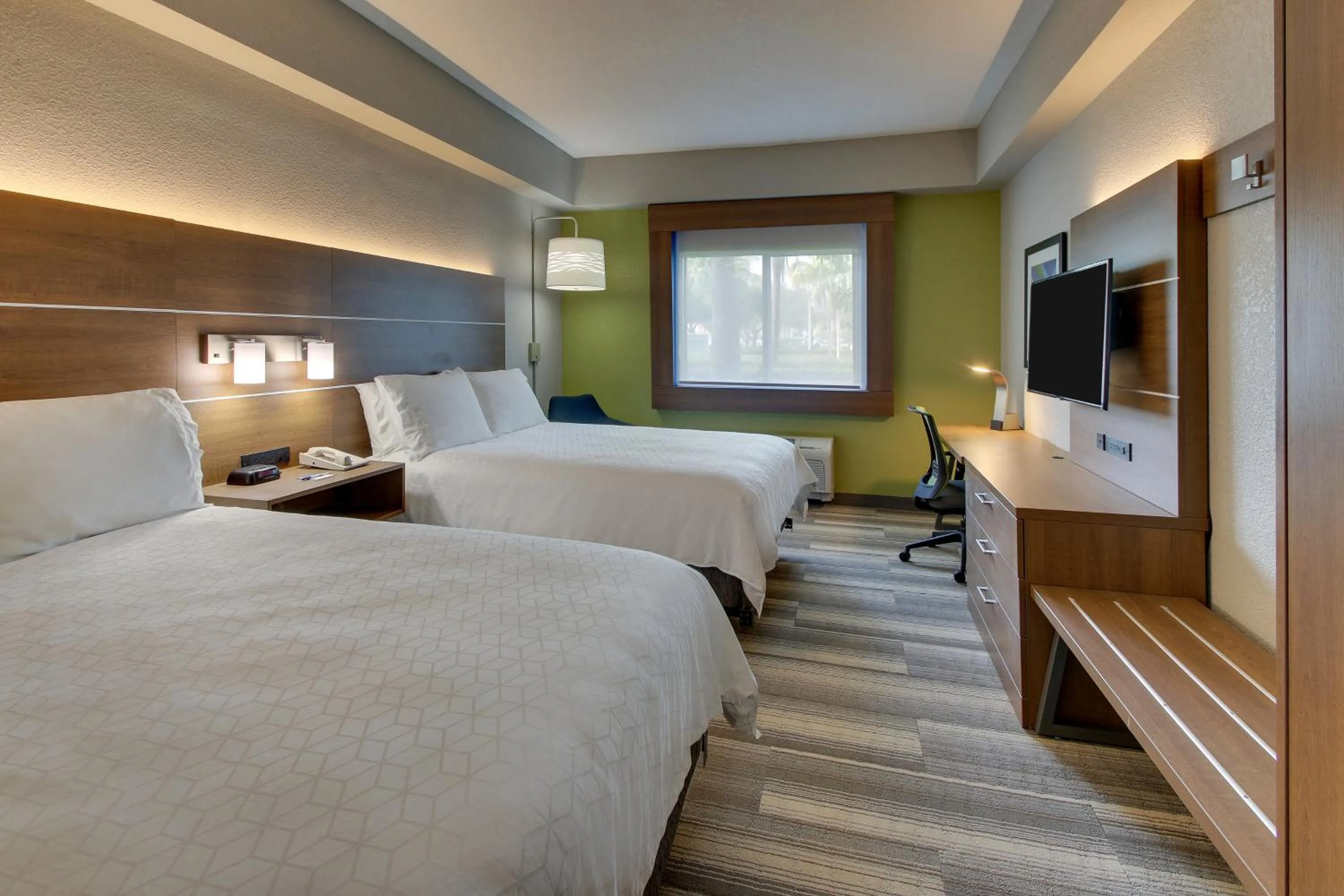 Photo of the whole room, Bed in Holiday Inn Express West Palm Beach Metrocentre by IHG