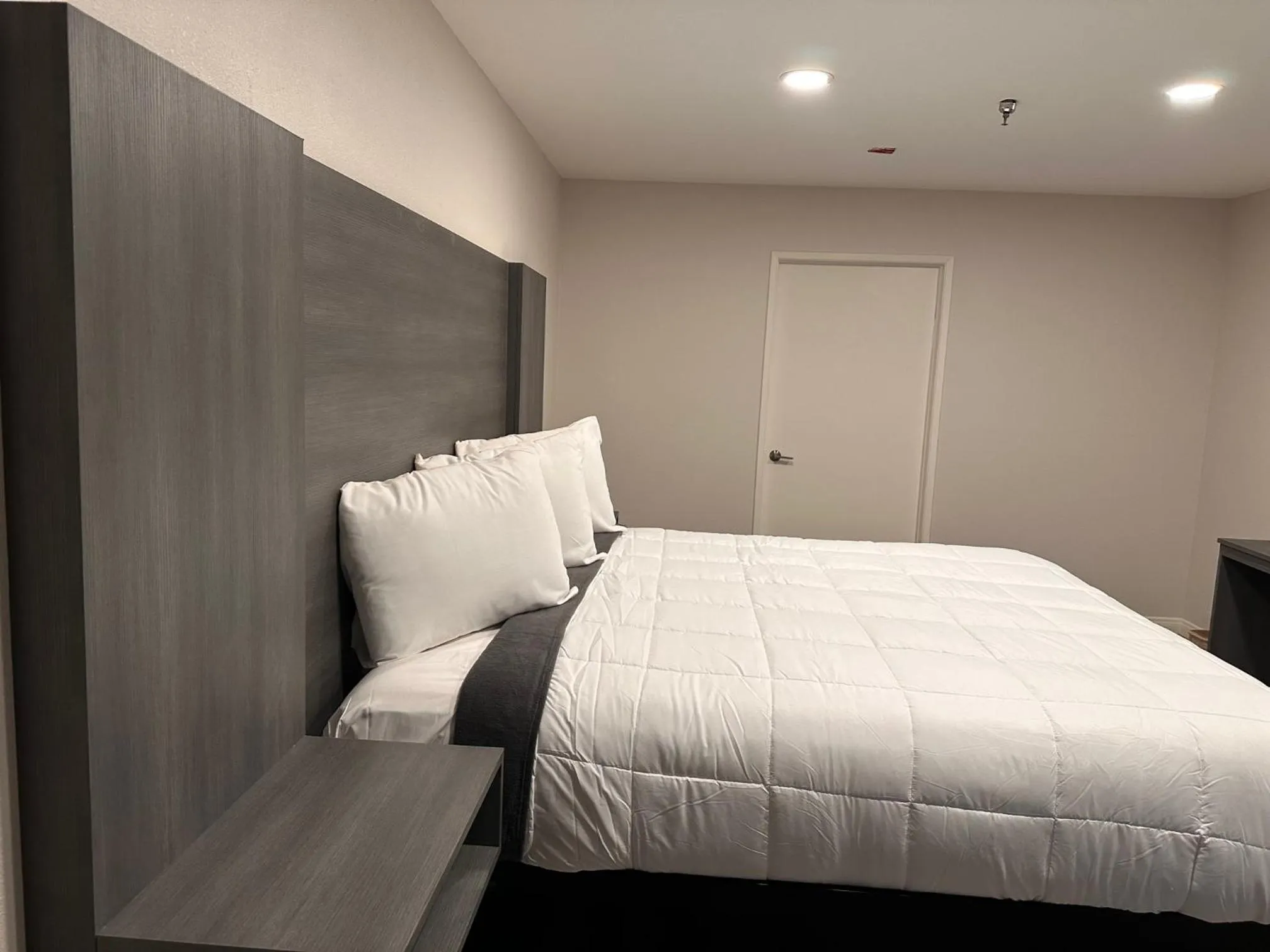 Bed in Five Star Inn