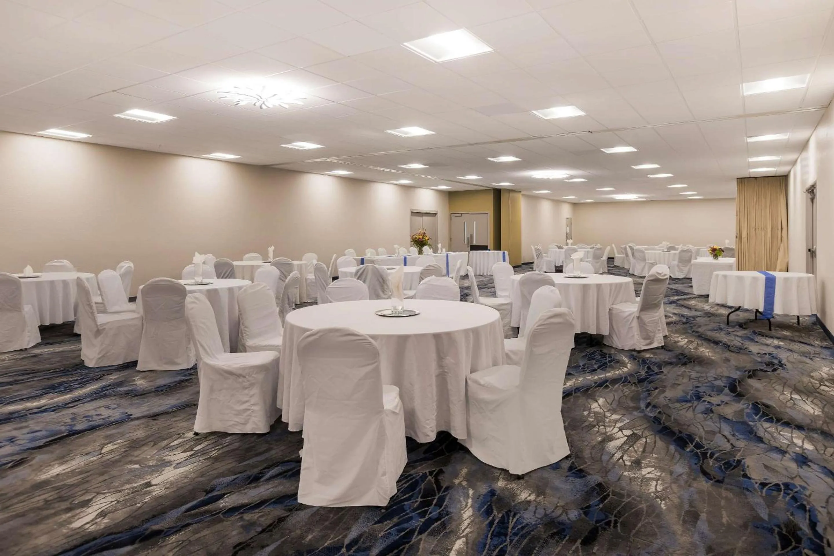 Meeting/conference room in Clarion Pointe Sylva near Cherokee Area