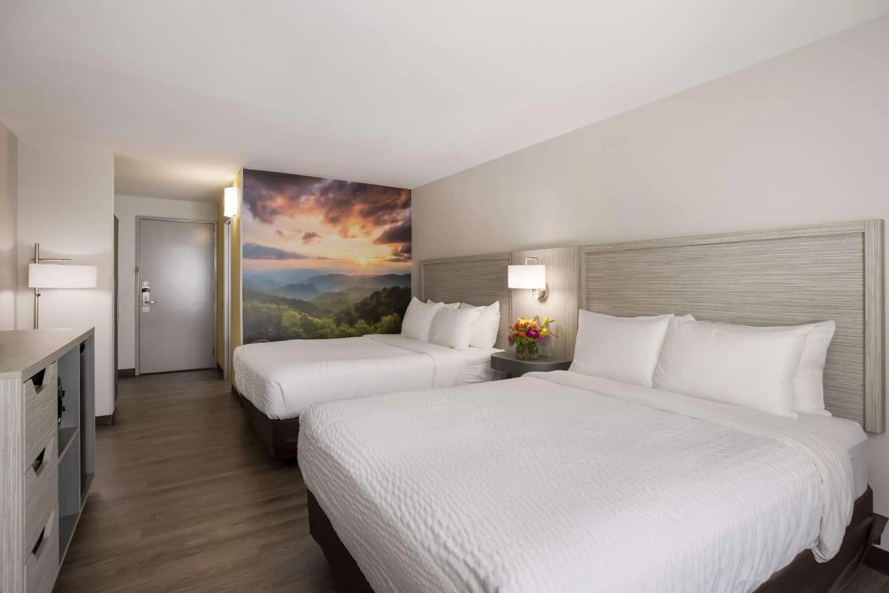 Bedroom, Bed in Clarion Pointe Sylva near Cherokee Area