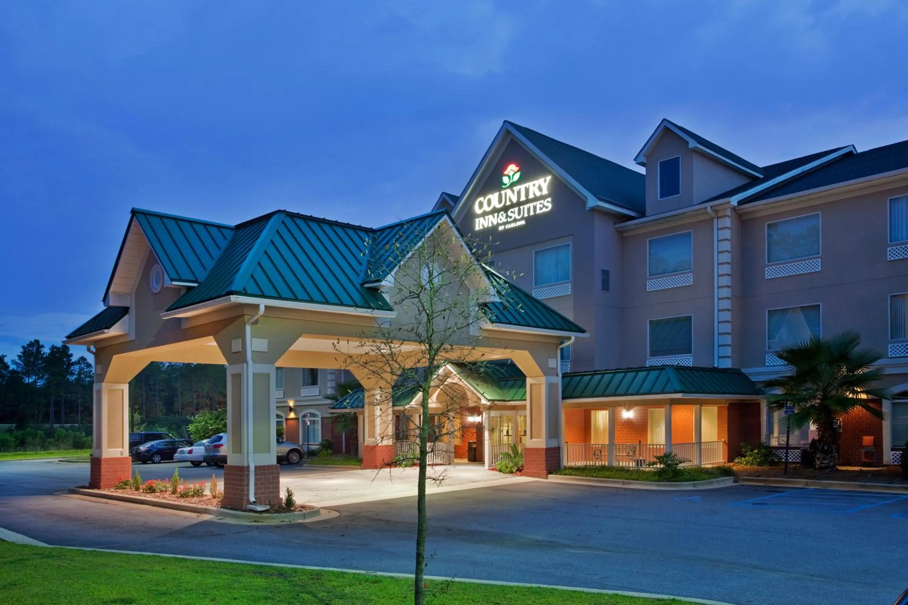 Facade/entrance in Country Inn & Suites by Radisson, Albany, GA