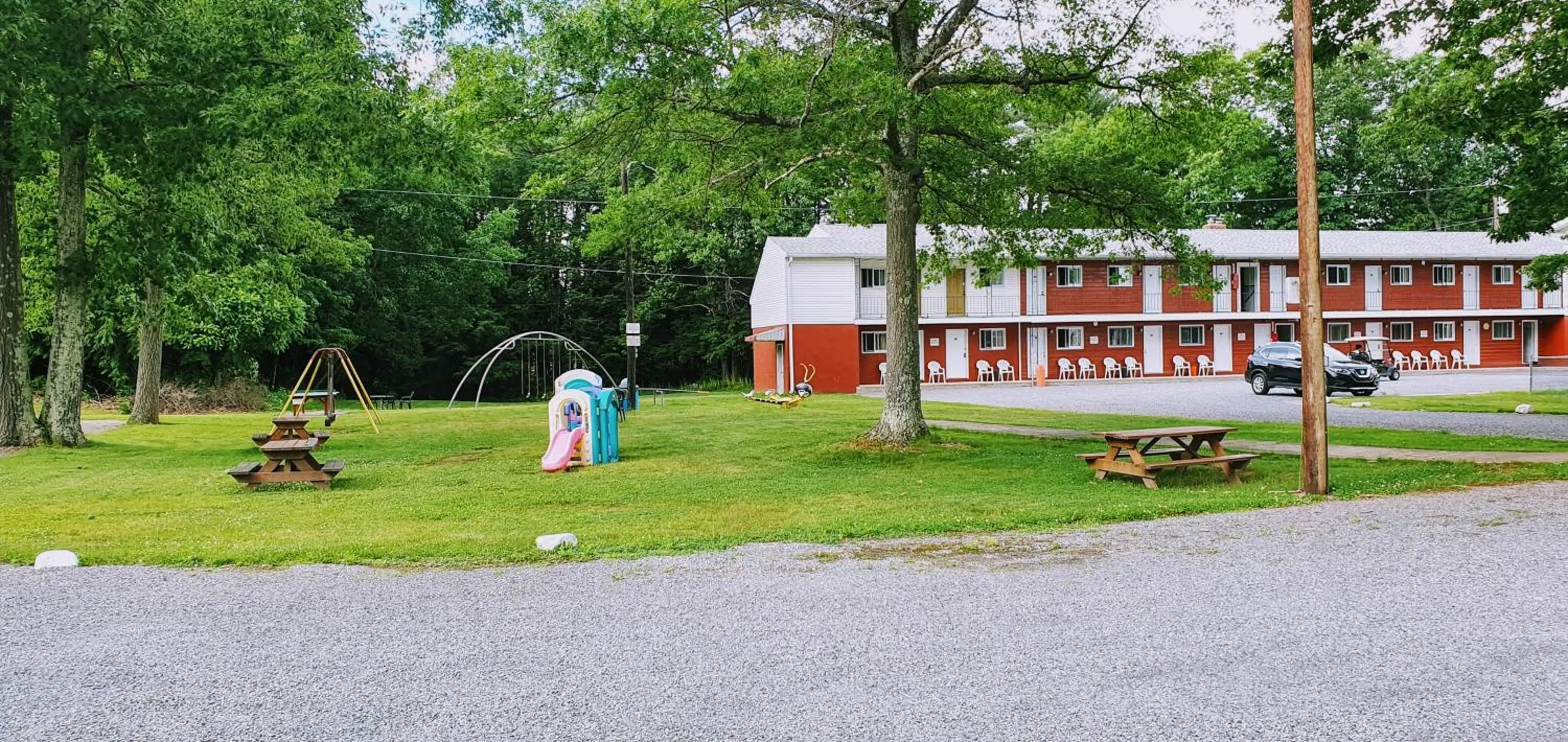 Children play ground in Red Ranch Inn