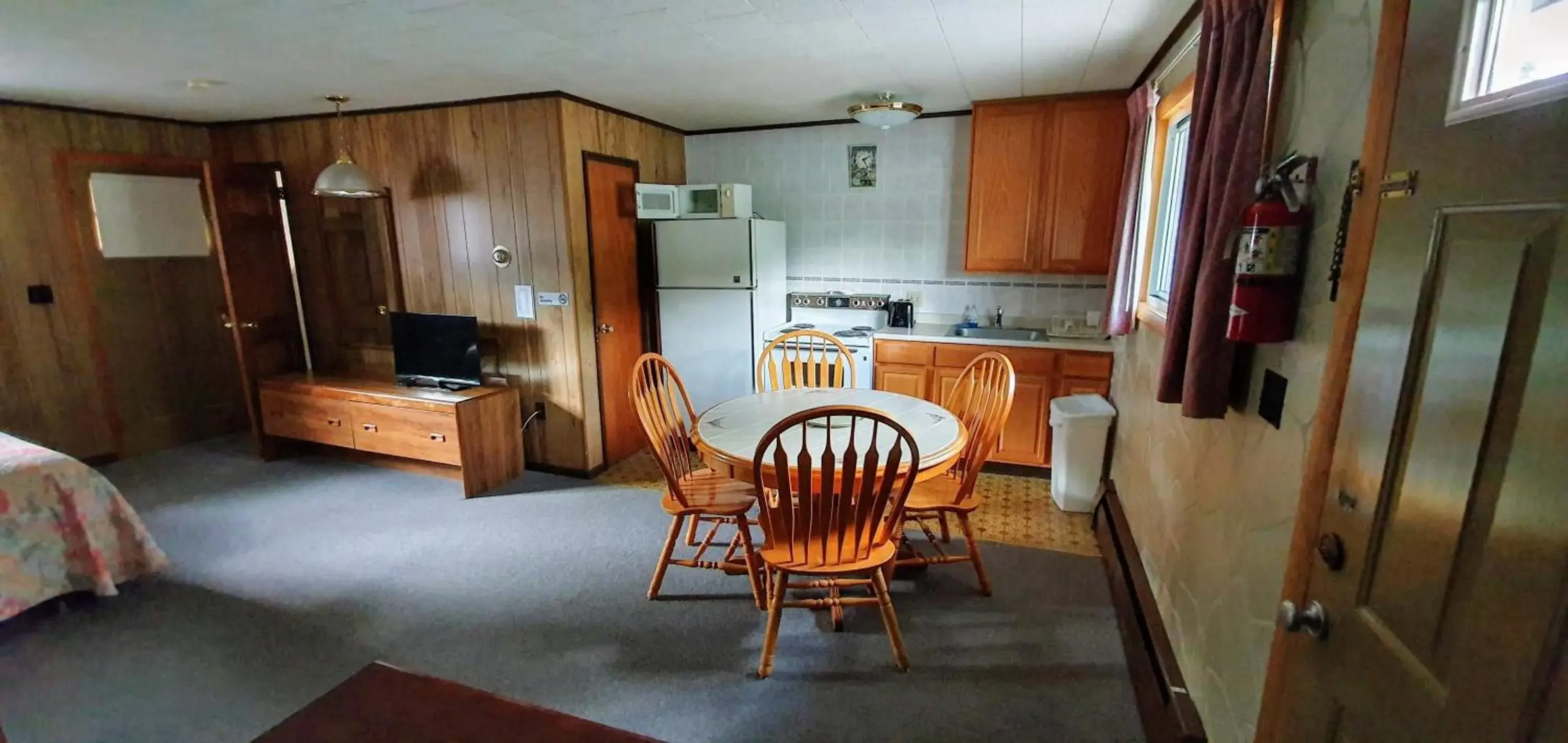 Deluxe Room in Red Ranch Inn Deluxe Room in Red Ranch Inn