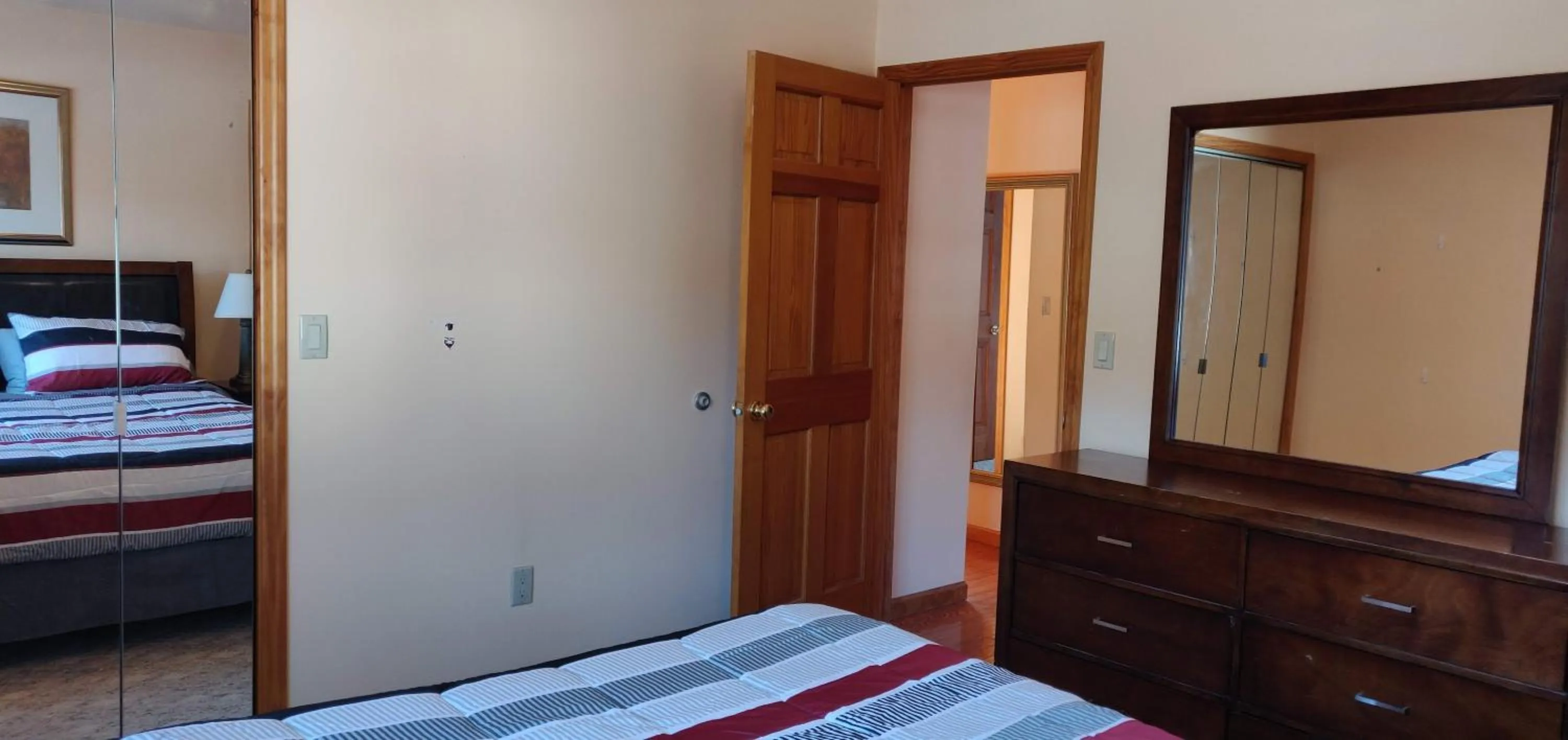 Bedroom, Bed in Red Ranch Inn