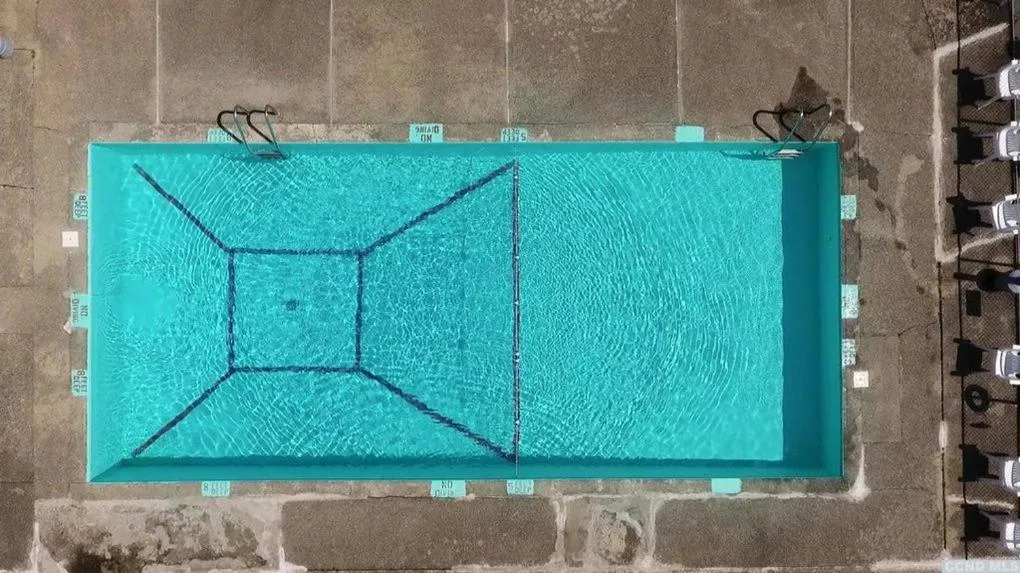 Pool view in Red Ranch Inn