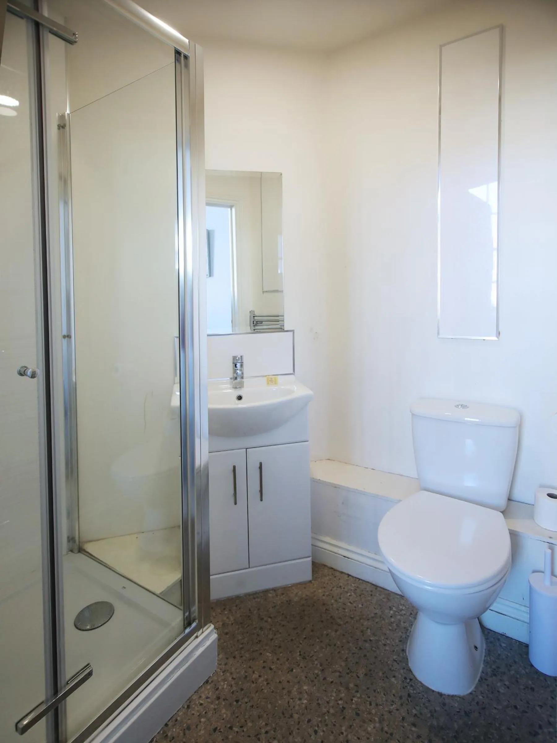 Shower in The Wellington Restaurant and Bar