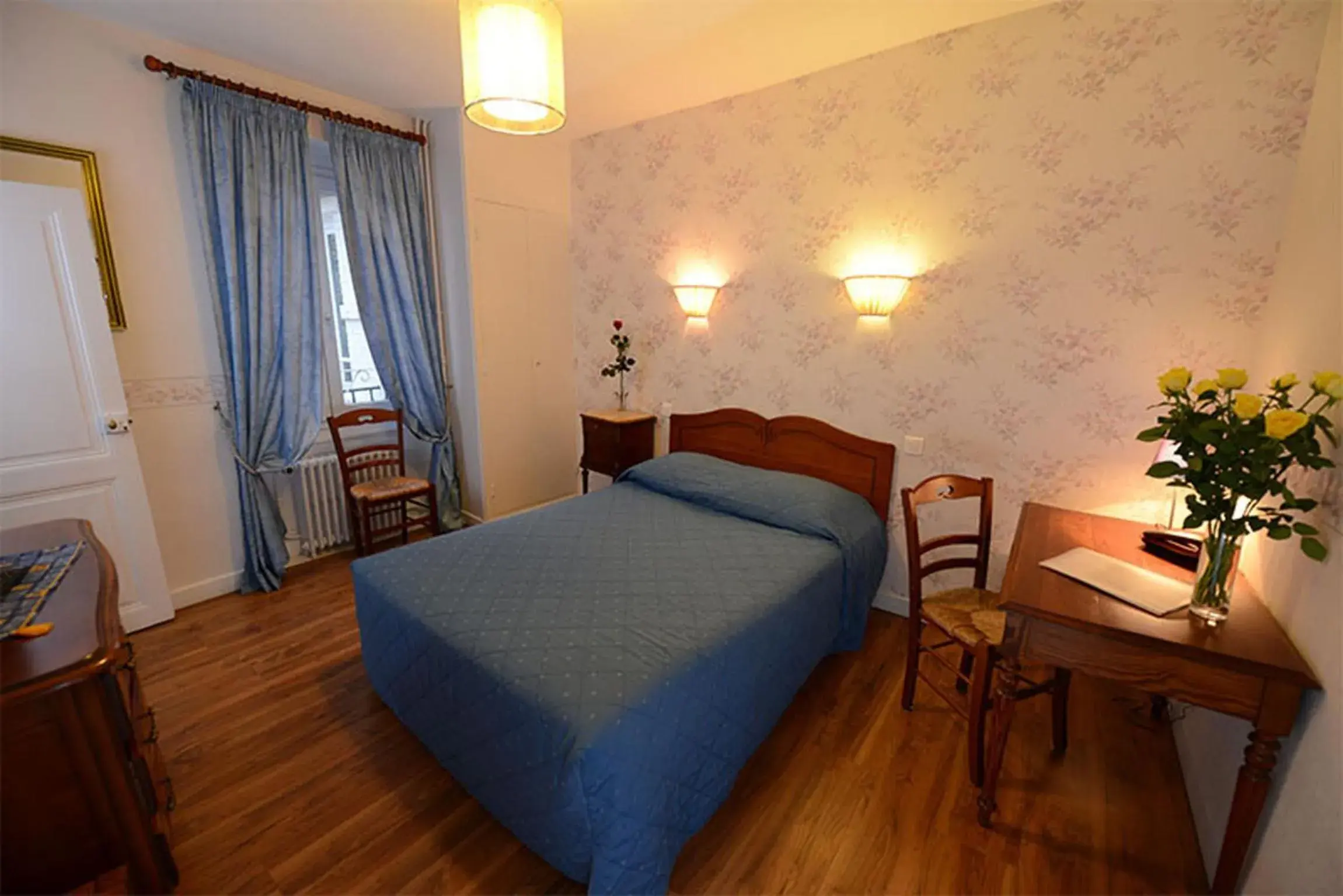 Standard Double Room in Hôtel De La Ferté Standard Double Room in Hôtel De La Ferté