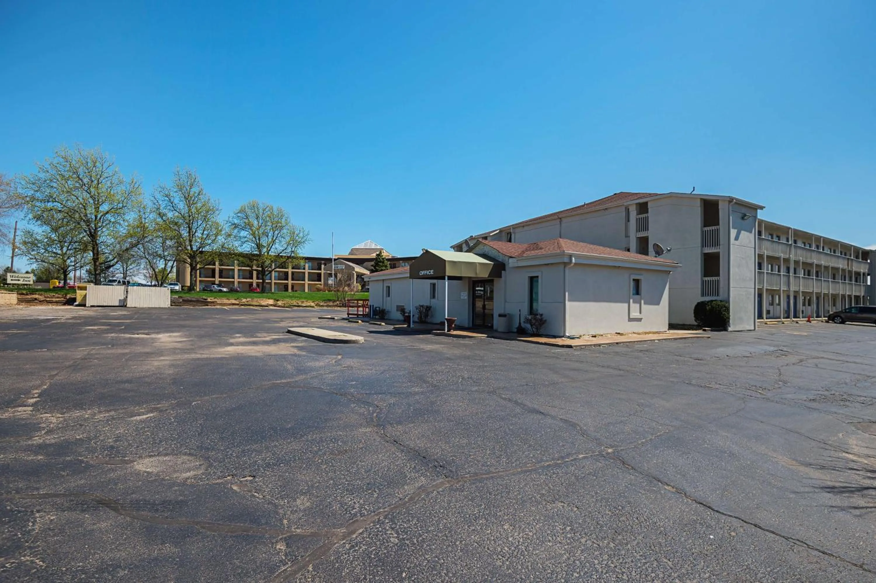 Property building in Motel 6-Blue Springs, MO