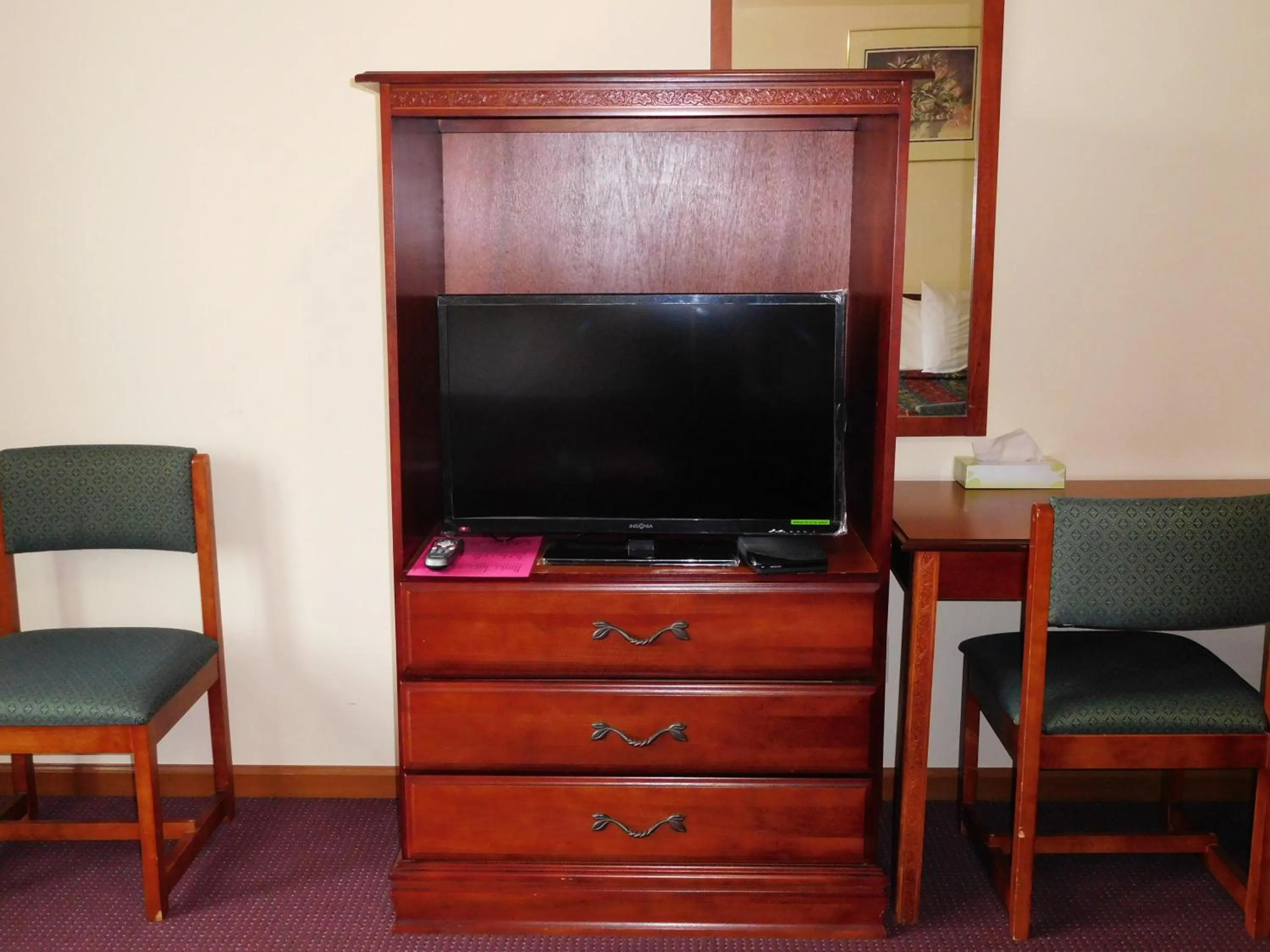 TV and multimedia in Attica Inn