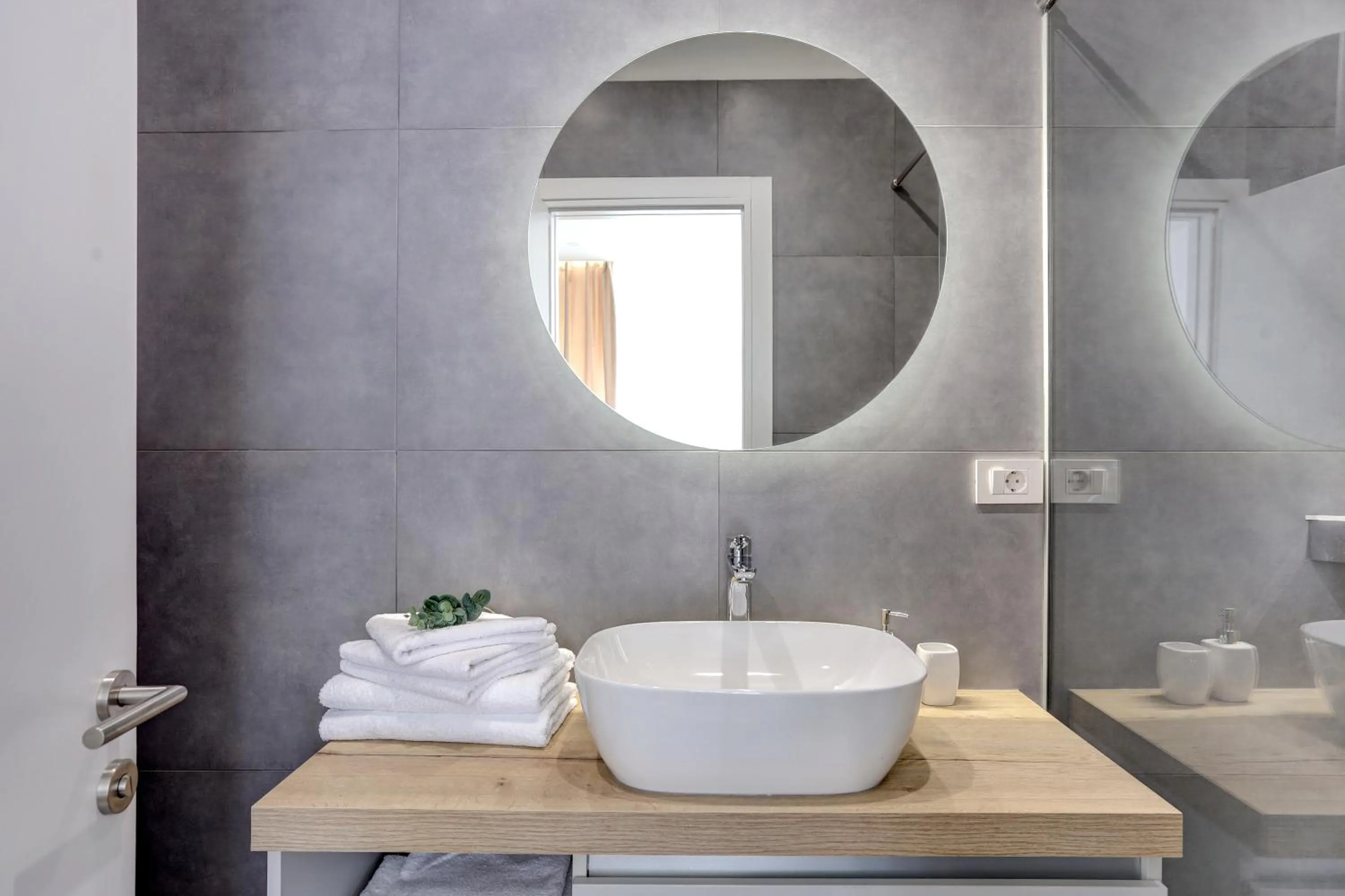 Bathroom in Apartments HUGO 2