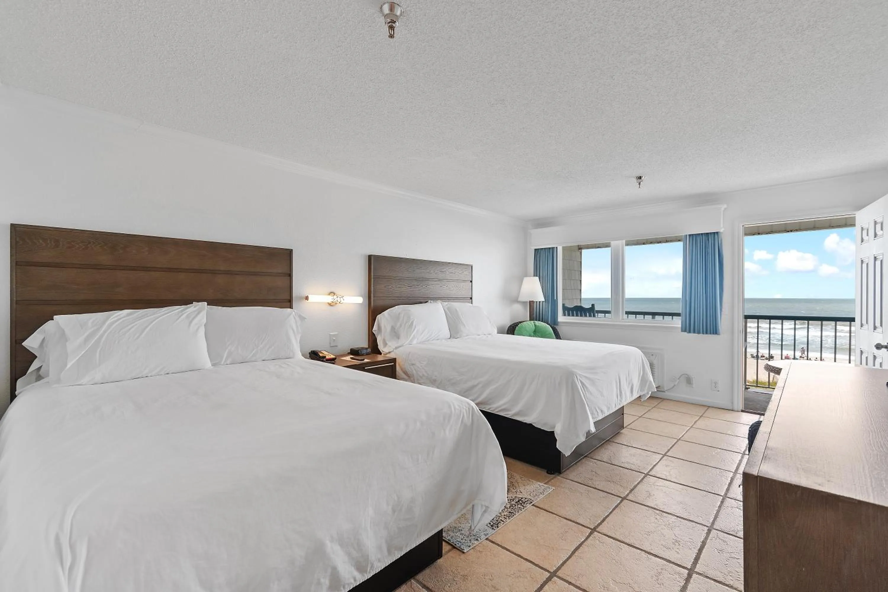 Bedroom, Bed in Ocean Isle Inn