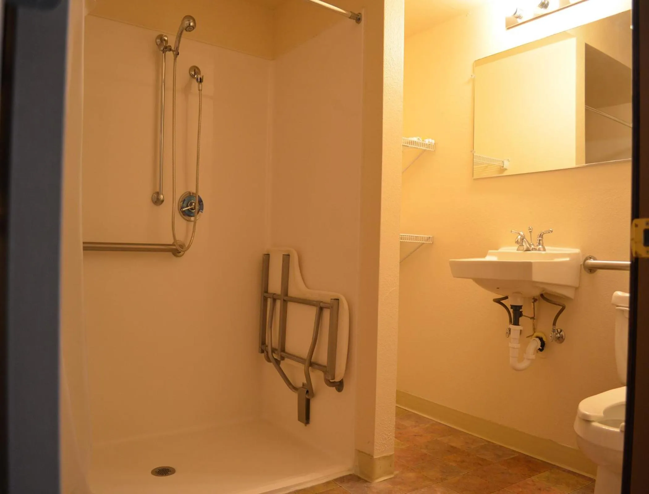 Shower in Wells ChinaTown