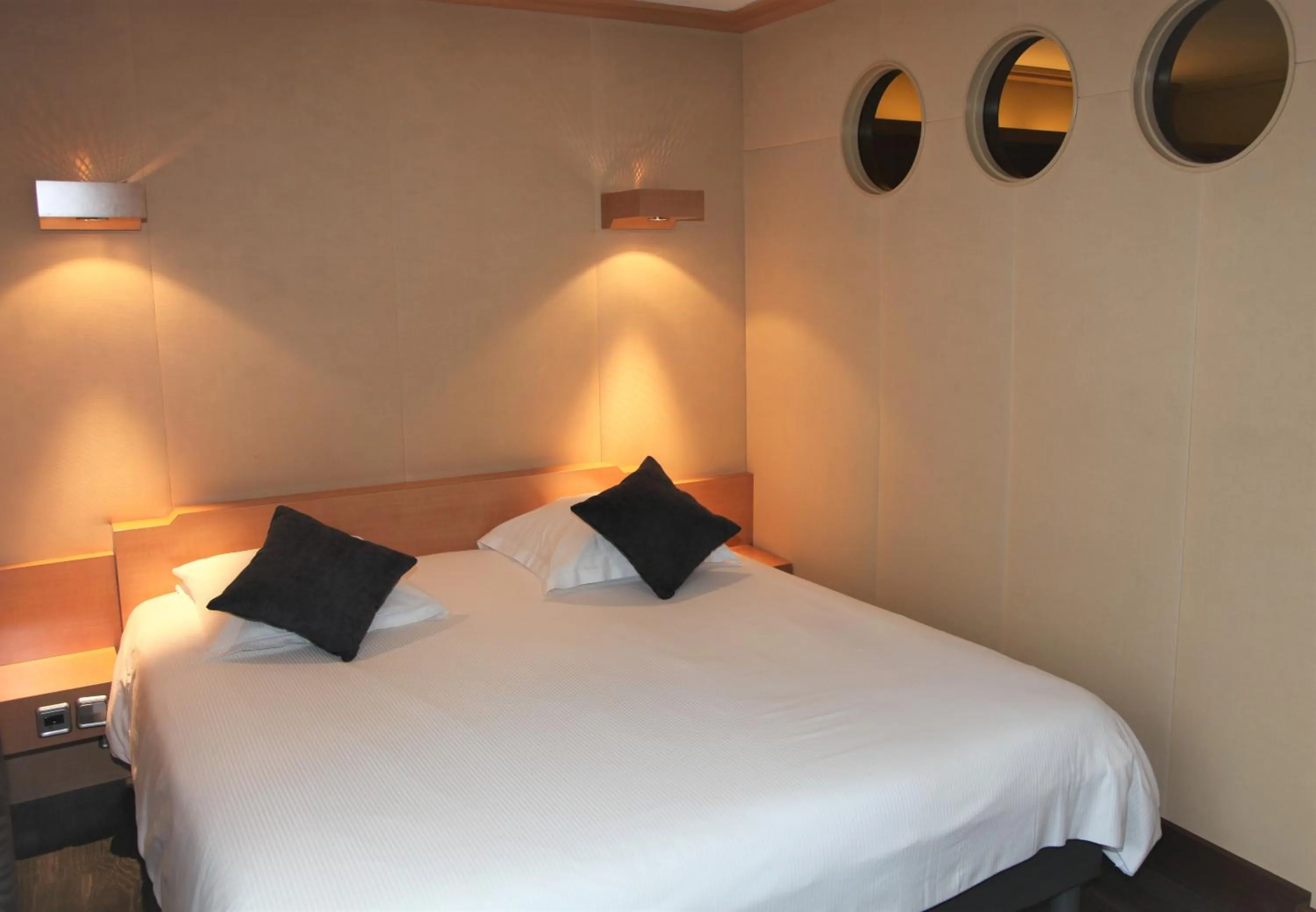 Bed in Amirauté Hôtel Golf Deauville