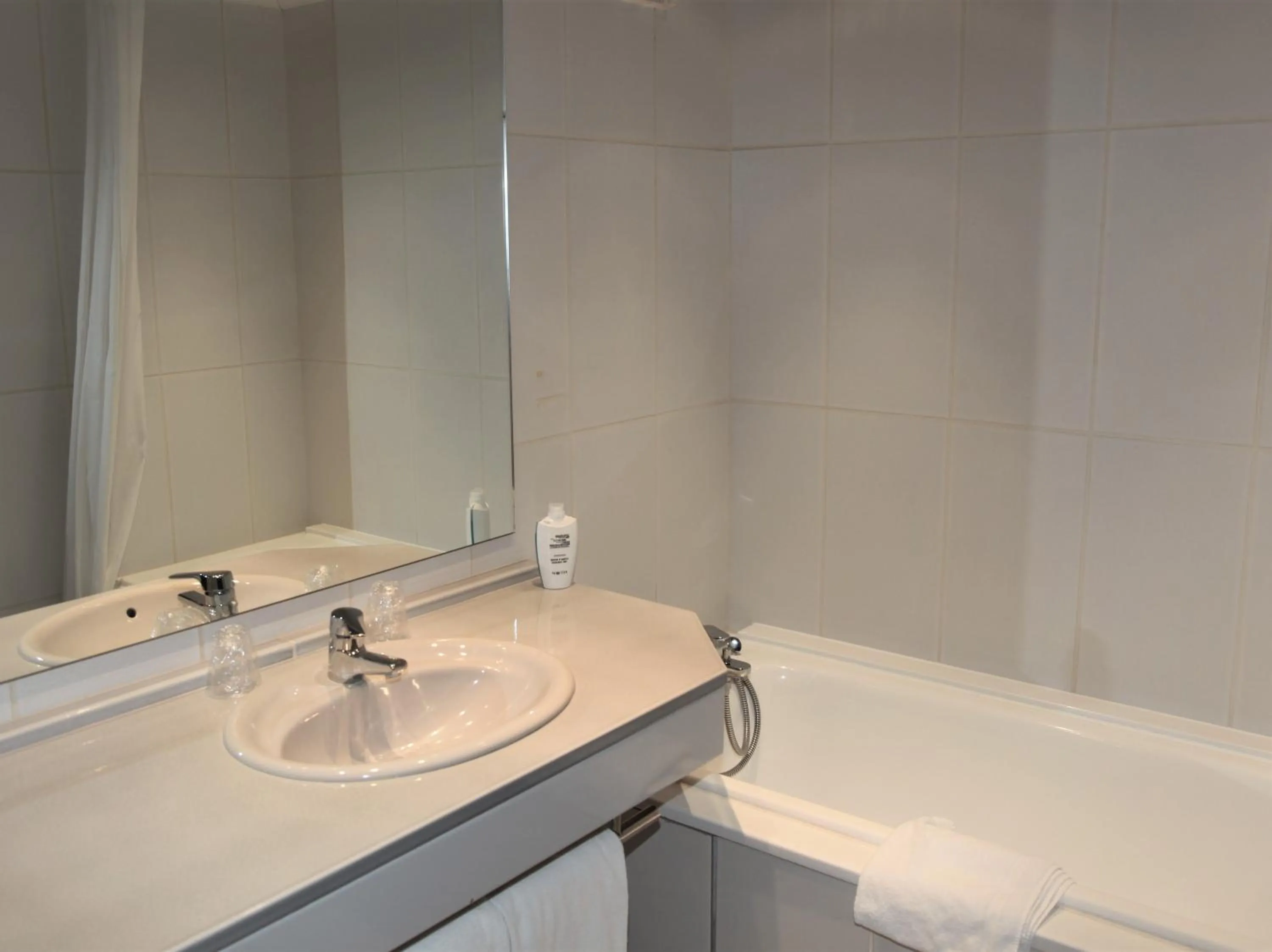 Bath in Amirauté Hôtel Golf Deauville