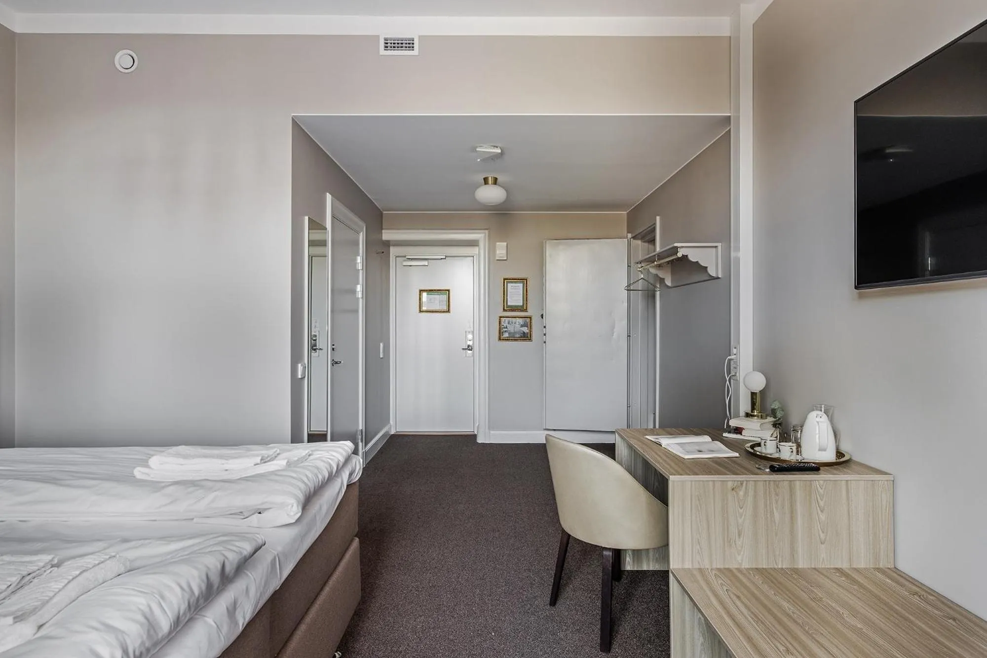 Photo of the whole room, Bed in Livgrenadjärmässen Hotell-Fest-Konferens