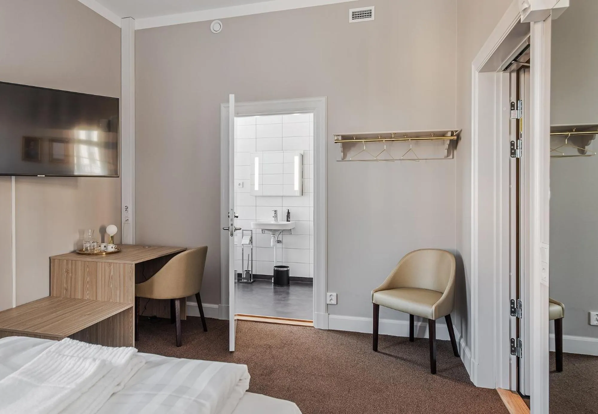 Photo of the whole room, Bed in Livgrenadjärmässen Hotell-Fest-Konferens