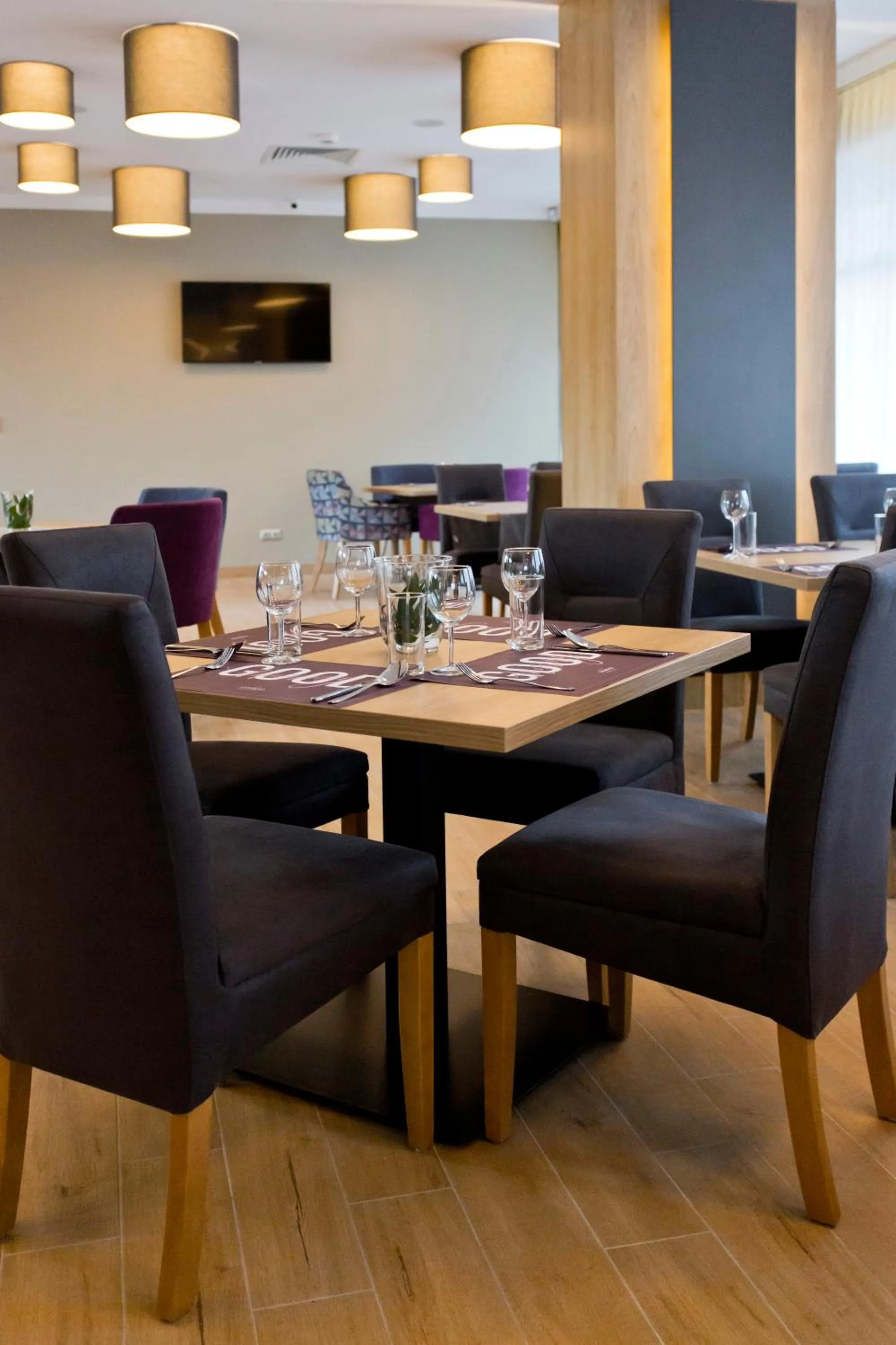 Restaurant/places to eat in Hotel CONRAD Comfort