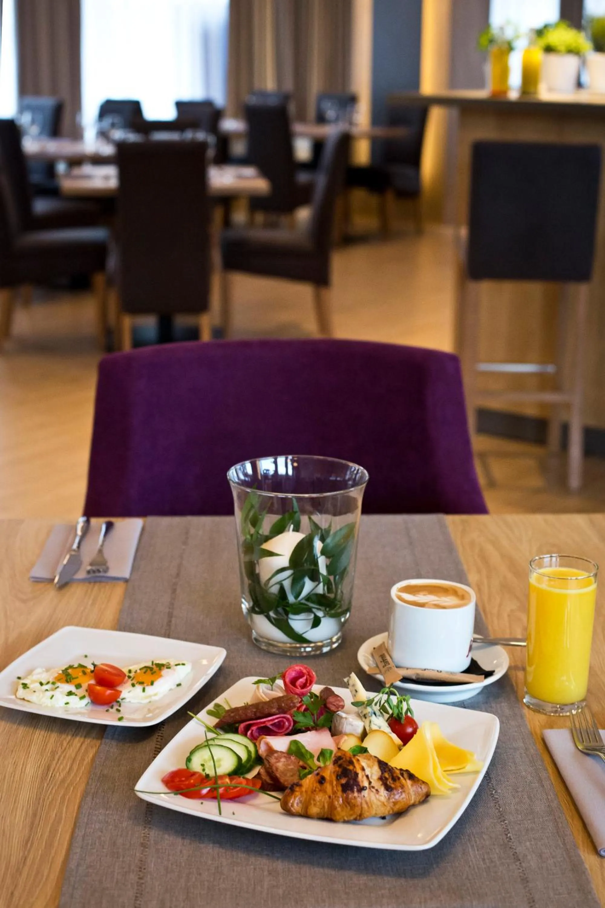 Restaurant/places to eat in Hotel CONRAD Comfort