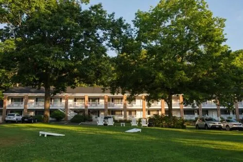 Property building in Ogunquit The Milestone Inn
