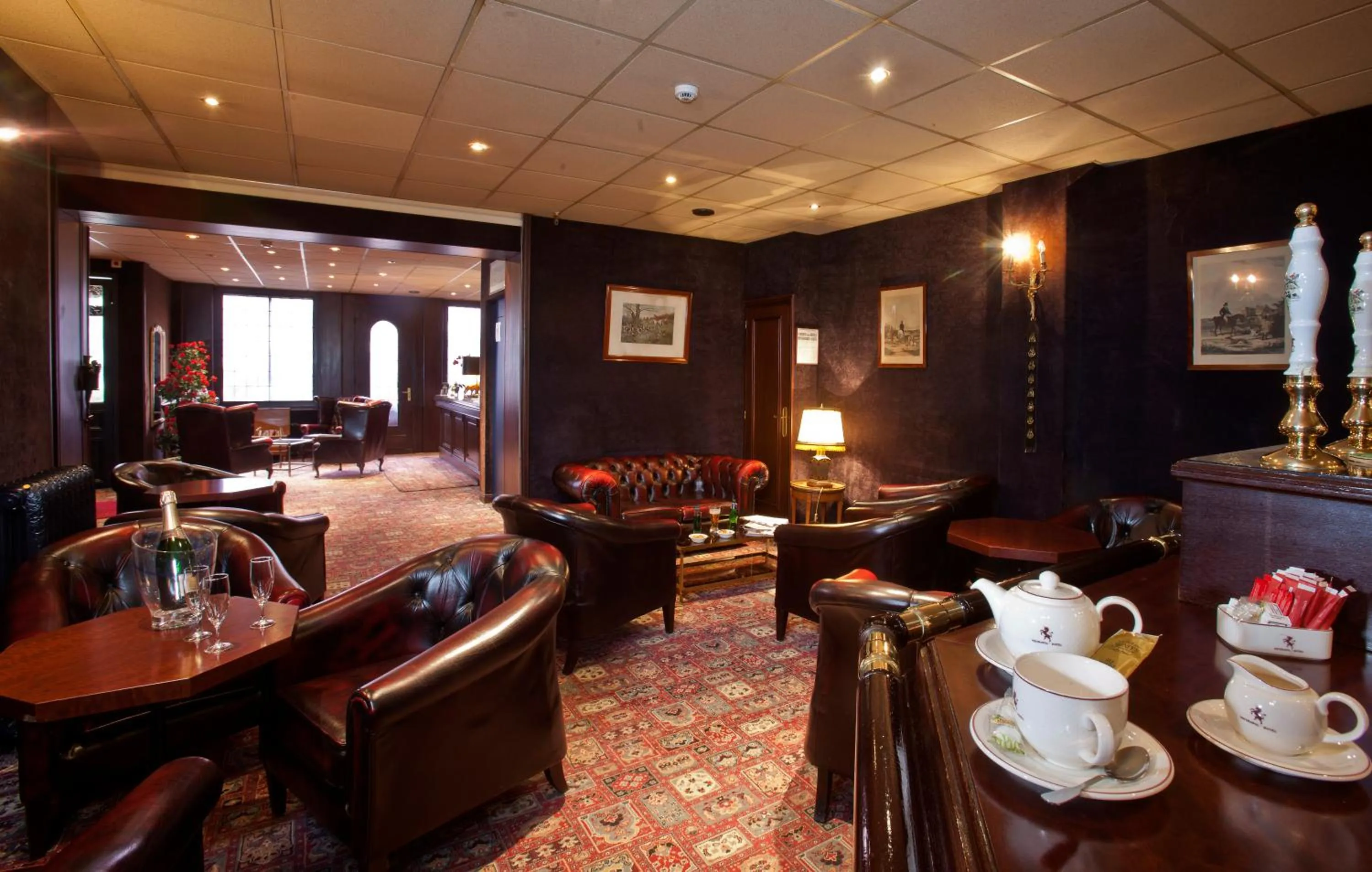 Restaurant/places to eat in Metropol Hotel