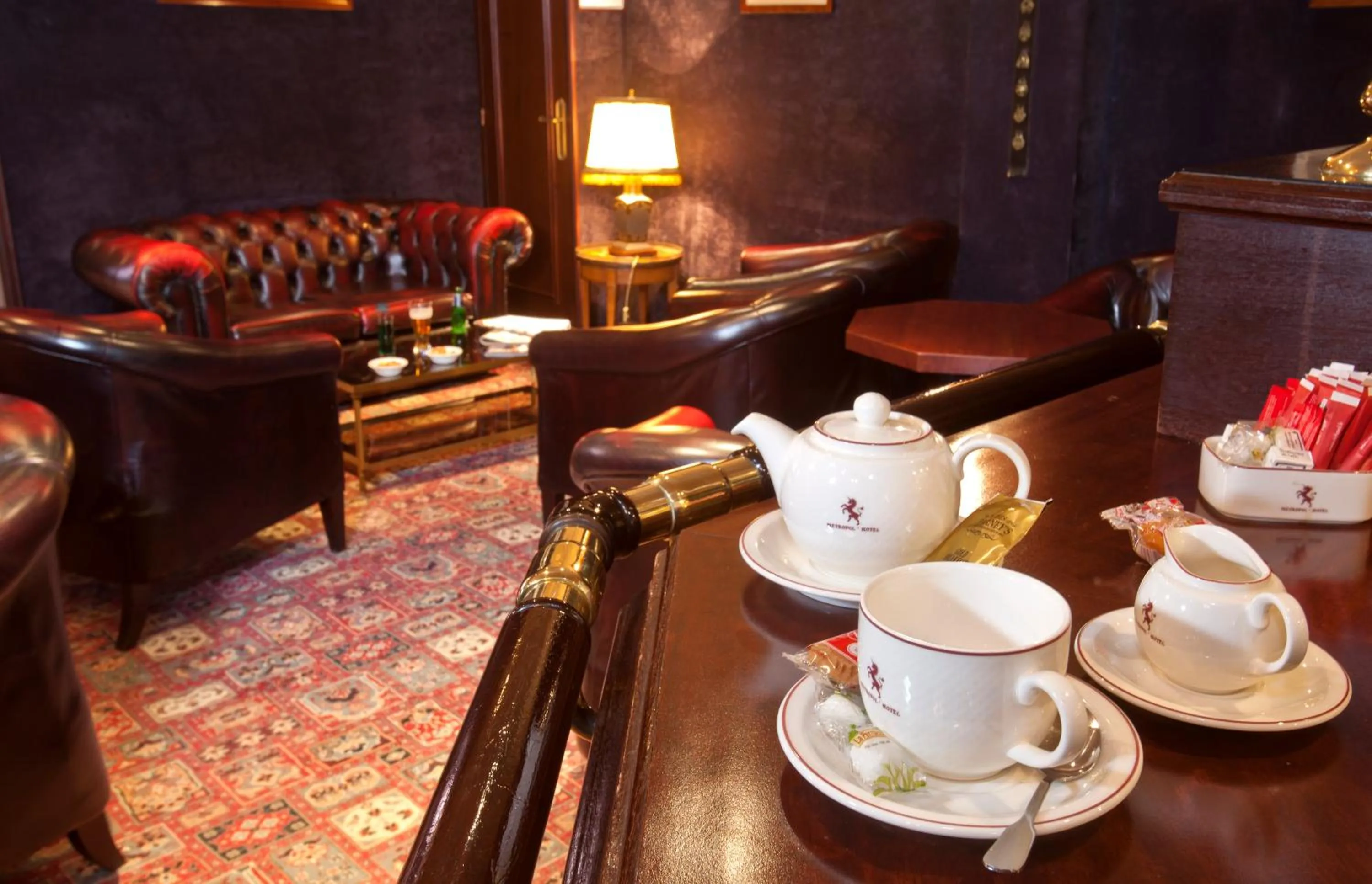 Restaurant/places to eat in Metropol Hotel