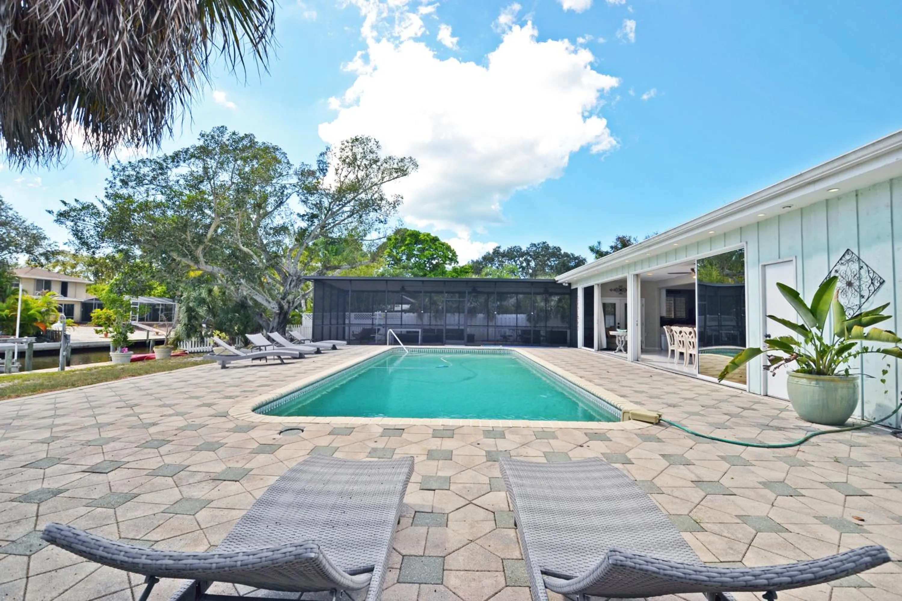 Swimming pool in Central - Edgemere 738