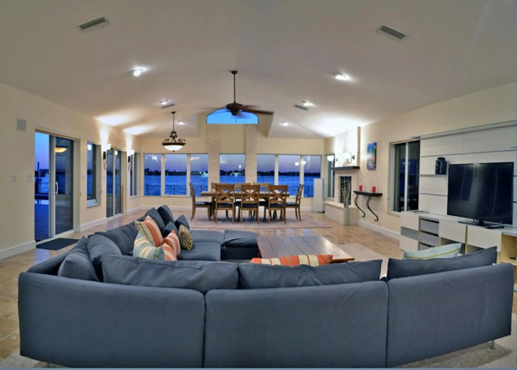 Living room in Sarasota - Dunmore 8730