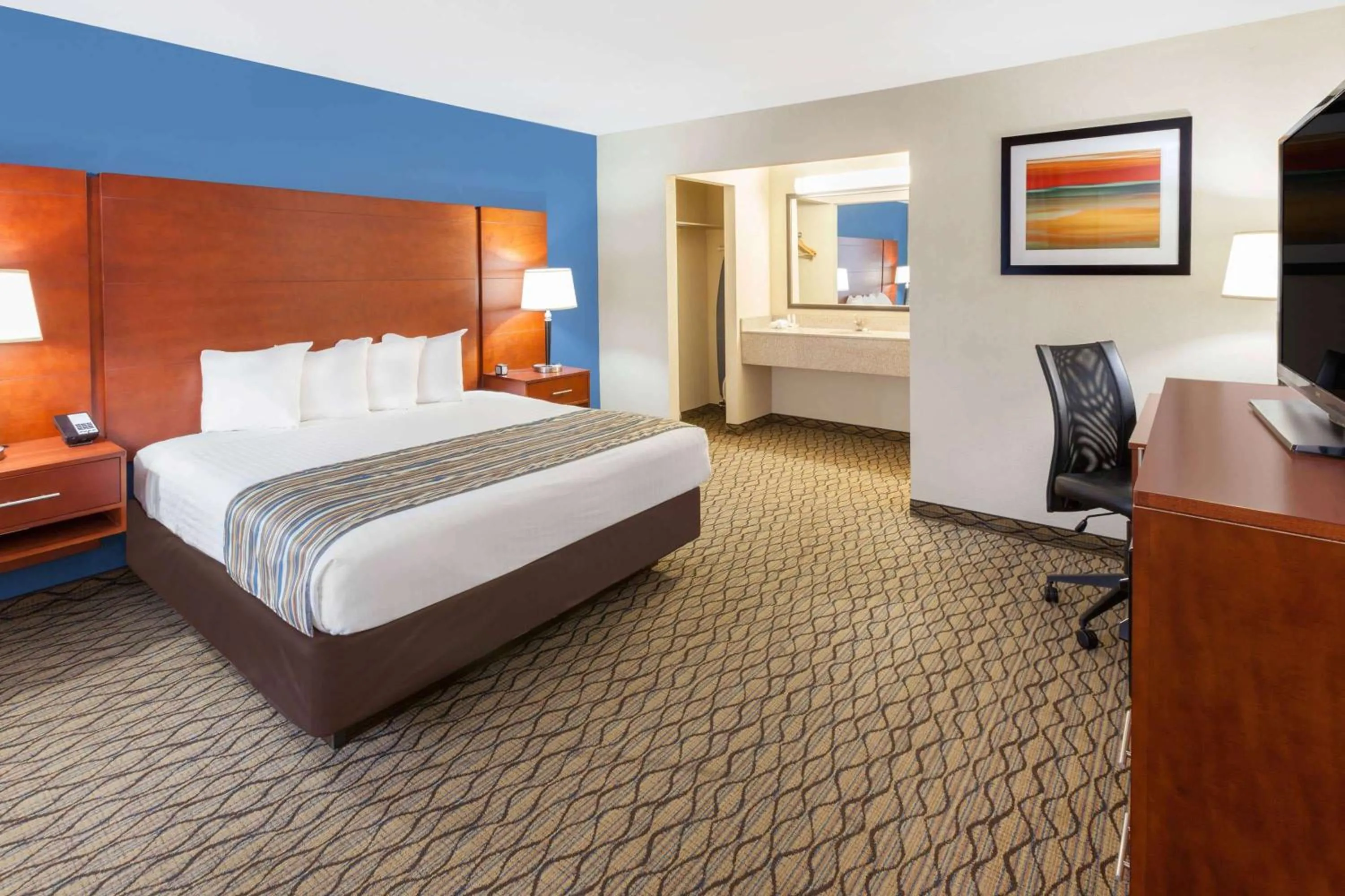 Photo of the whole room in Baymont by Wyndham St. Ignace Lakefront