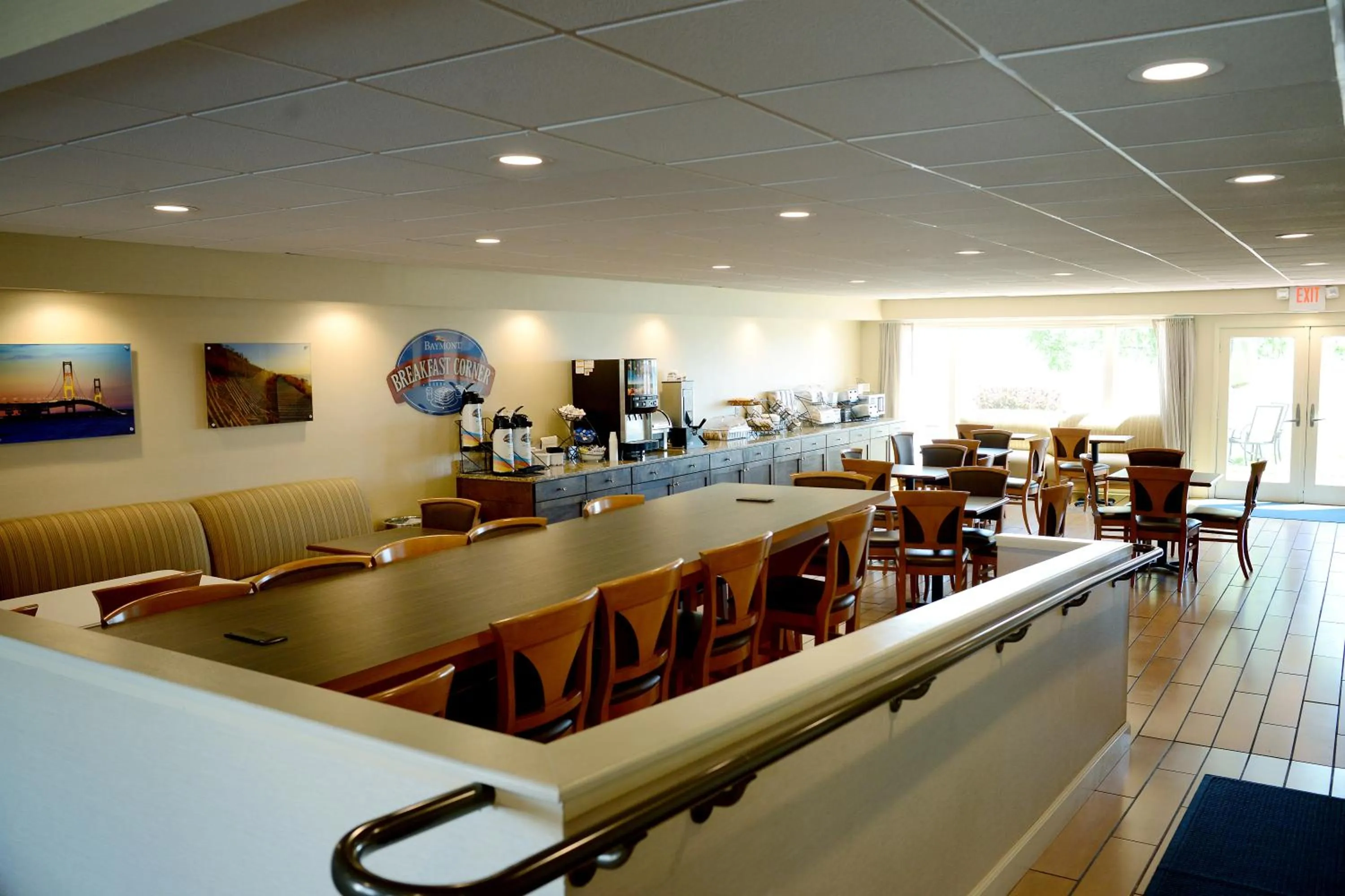 Restaurant/places to eat in Baymont by Wyndham St. Ignace Lakefront