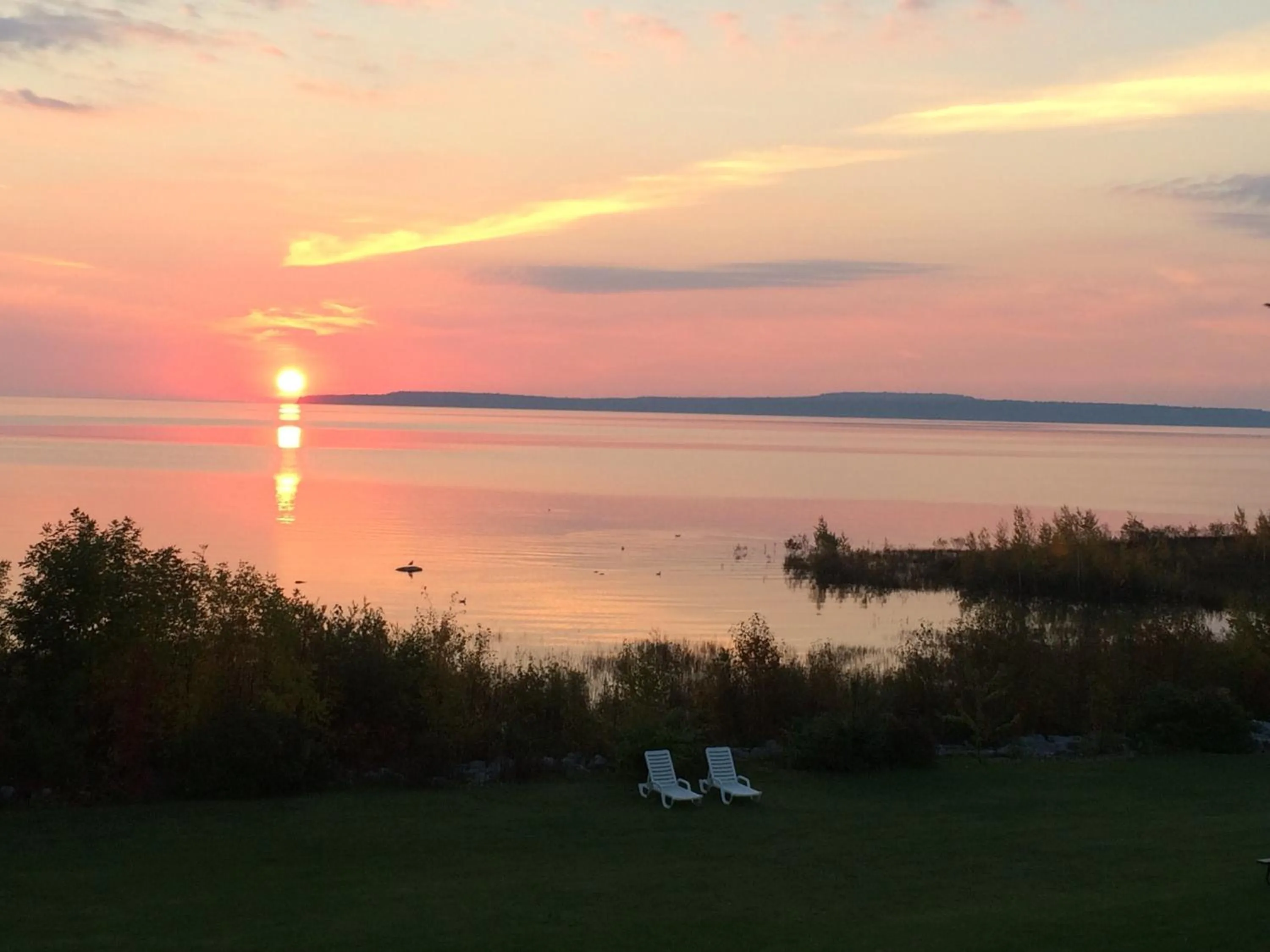 Sea view in Baymont by Wyndham St. Ignace Lakefront