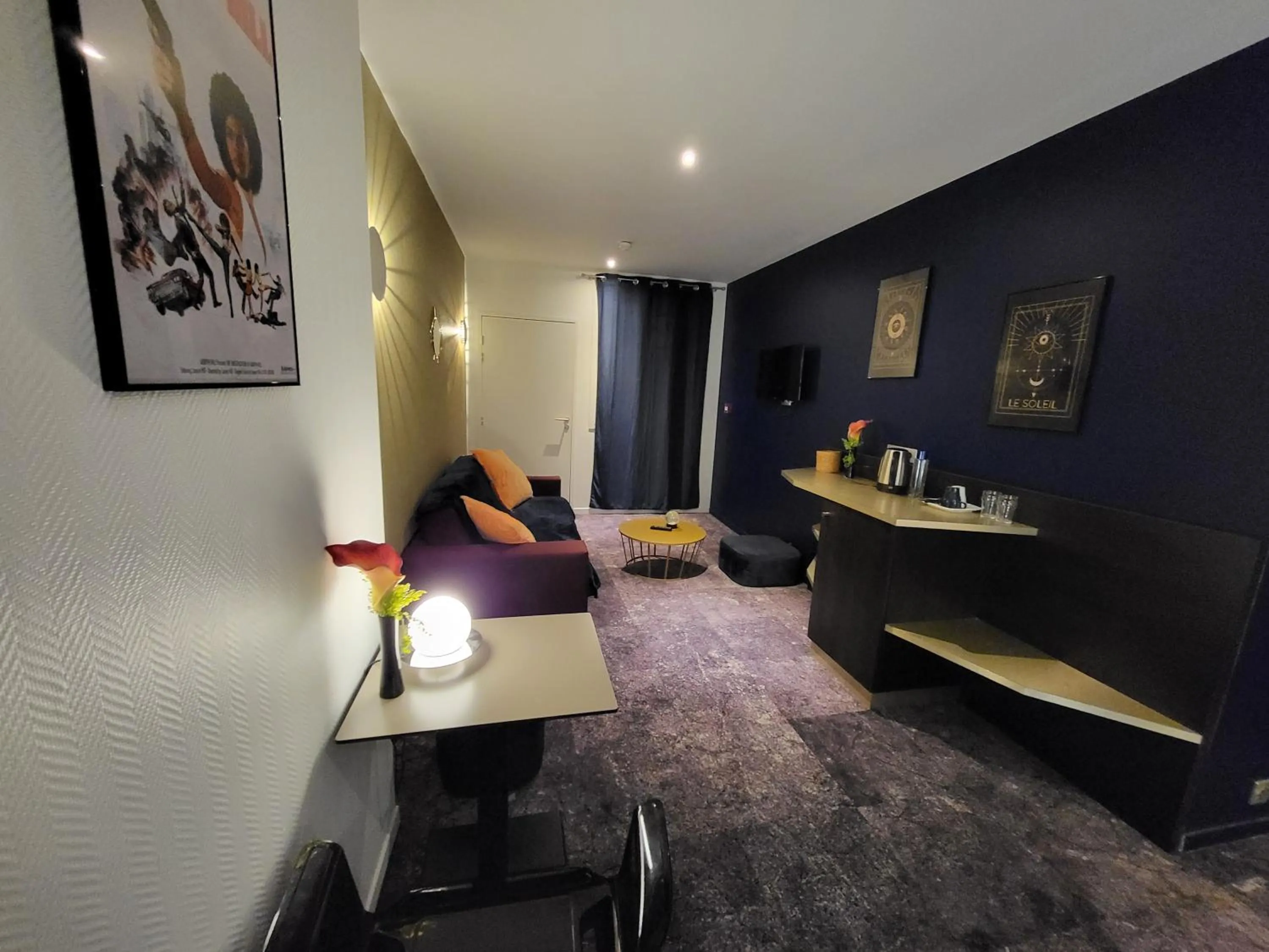 Bedroom in Accueil Hôtel Paris Pigalle Montmartre