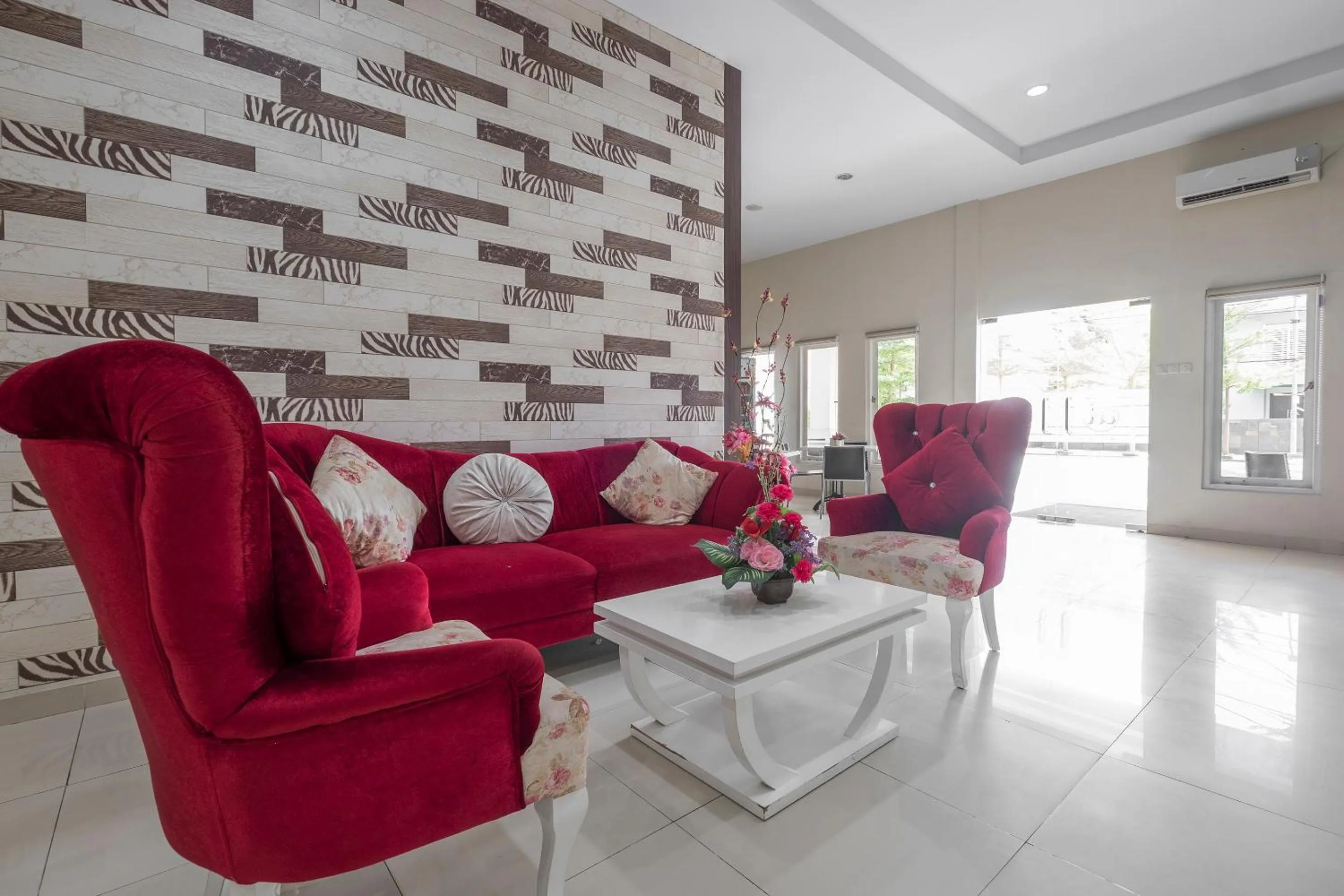 Lobby or reception in Hotel O Makassar near Pantai Losari formerly Hotel Astra Novilia