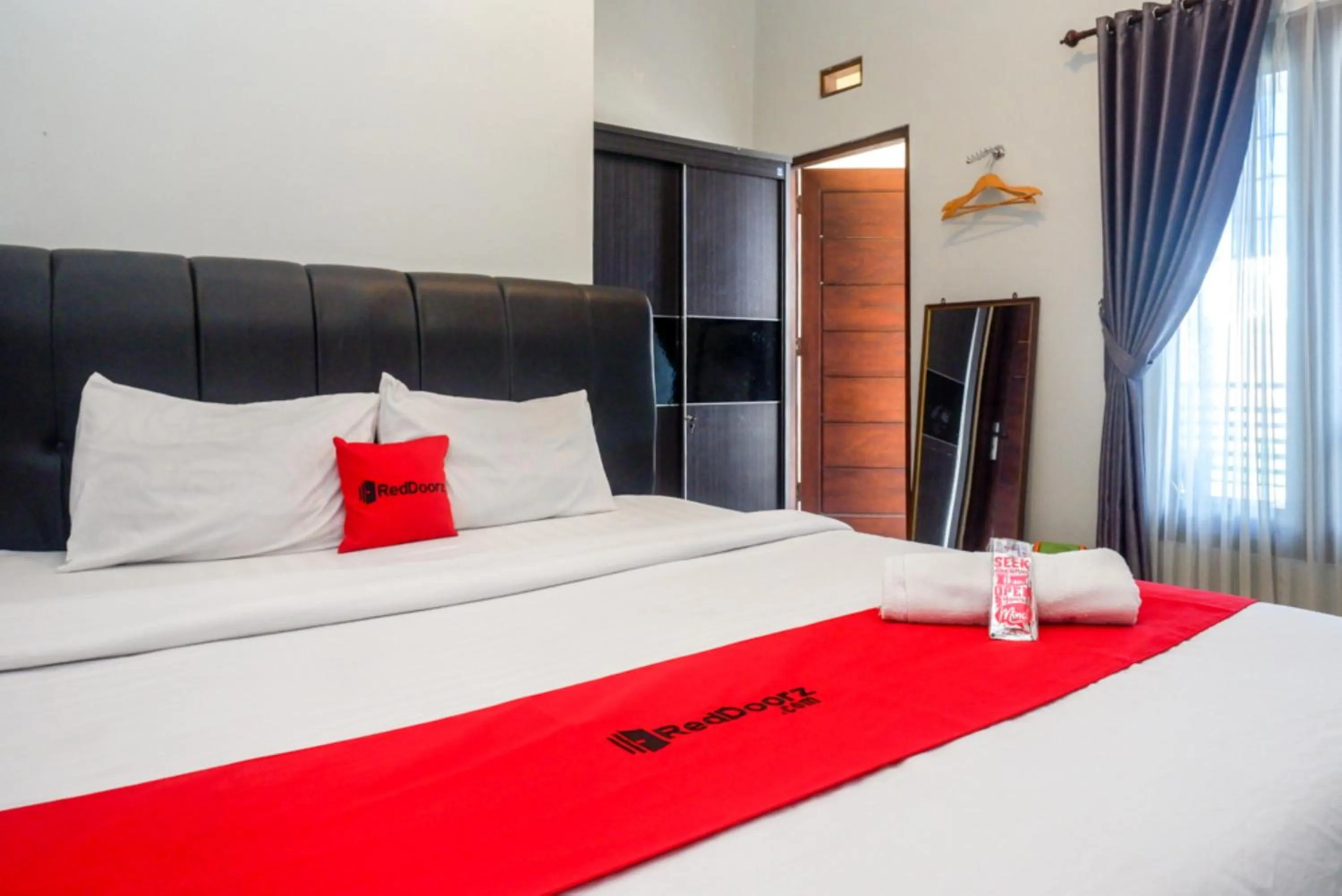 Bed in ReDdoorz At Mahameru Residence Yogyakarta
