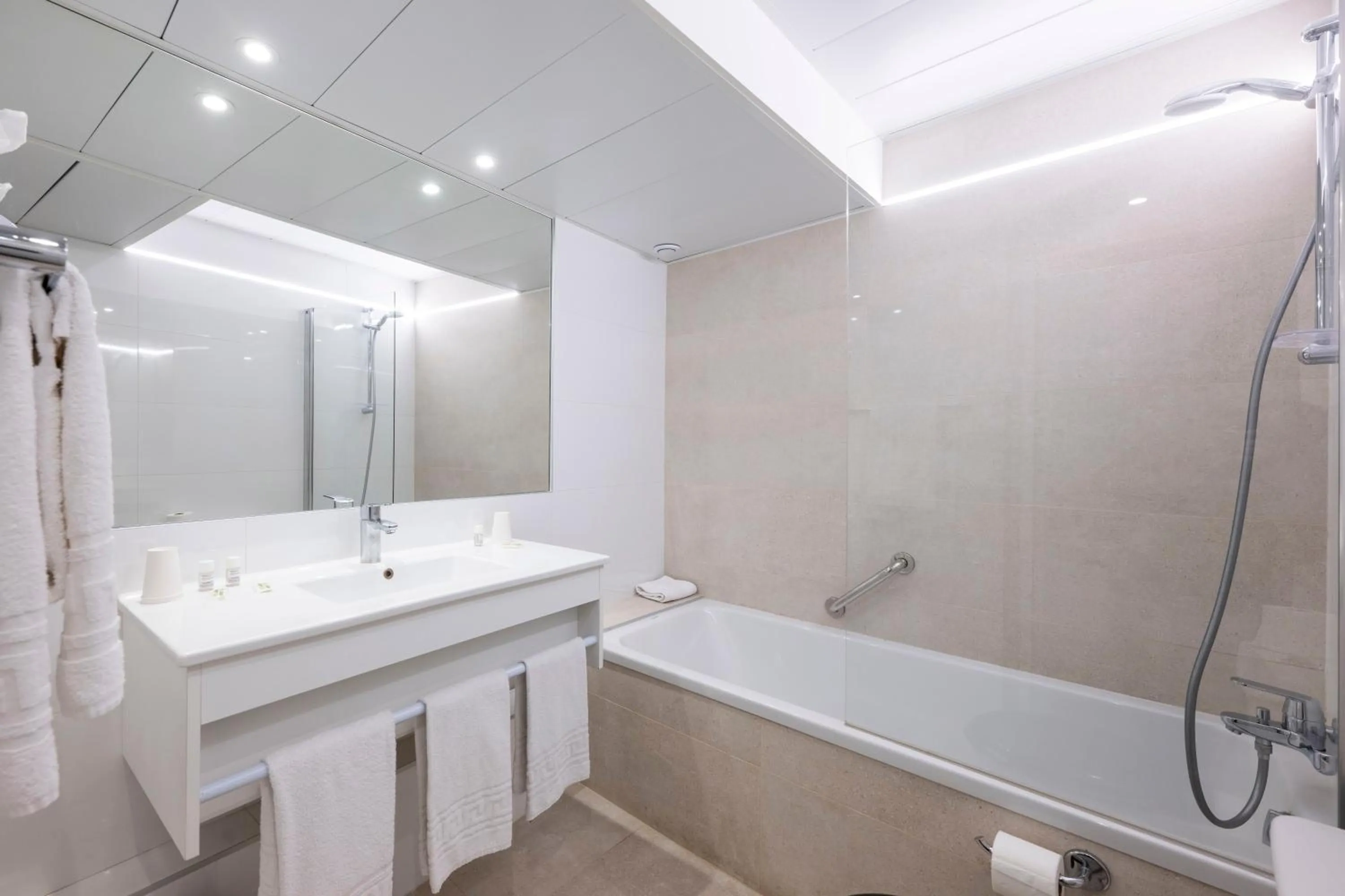 Bathroom in La Résidence